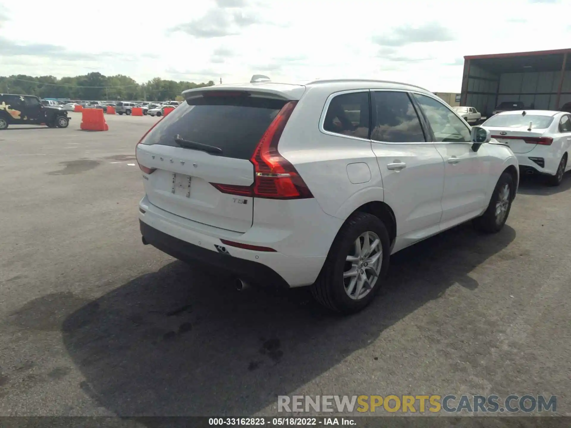 4 Photograph of a damaged car YV4102RK1L1584408 VOLVO XC60 2020