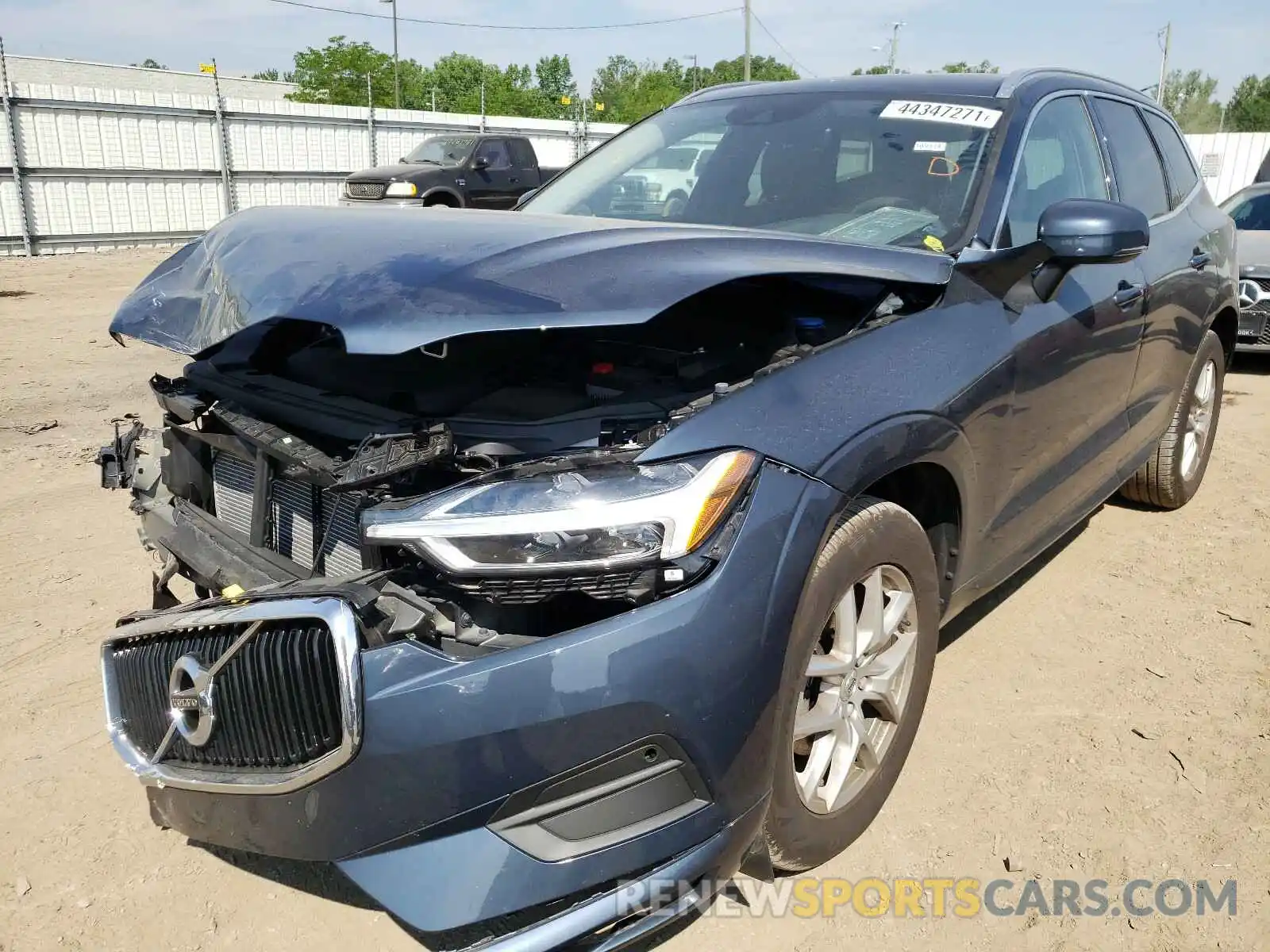 2 Photograph of a damaged car YV4102RK1L1590077 VOLVO XC60 2020