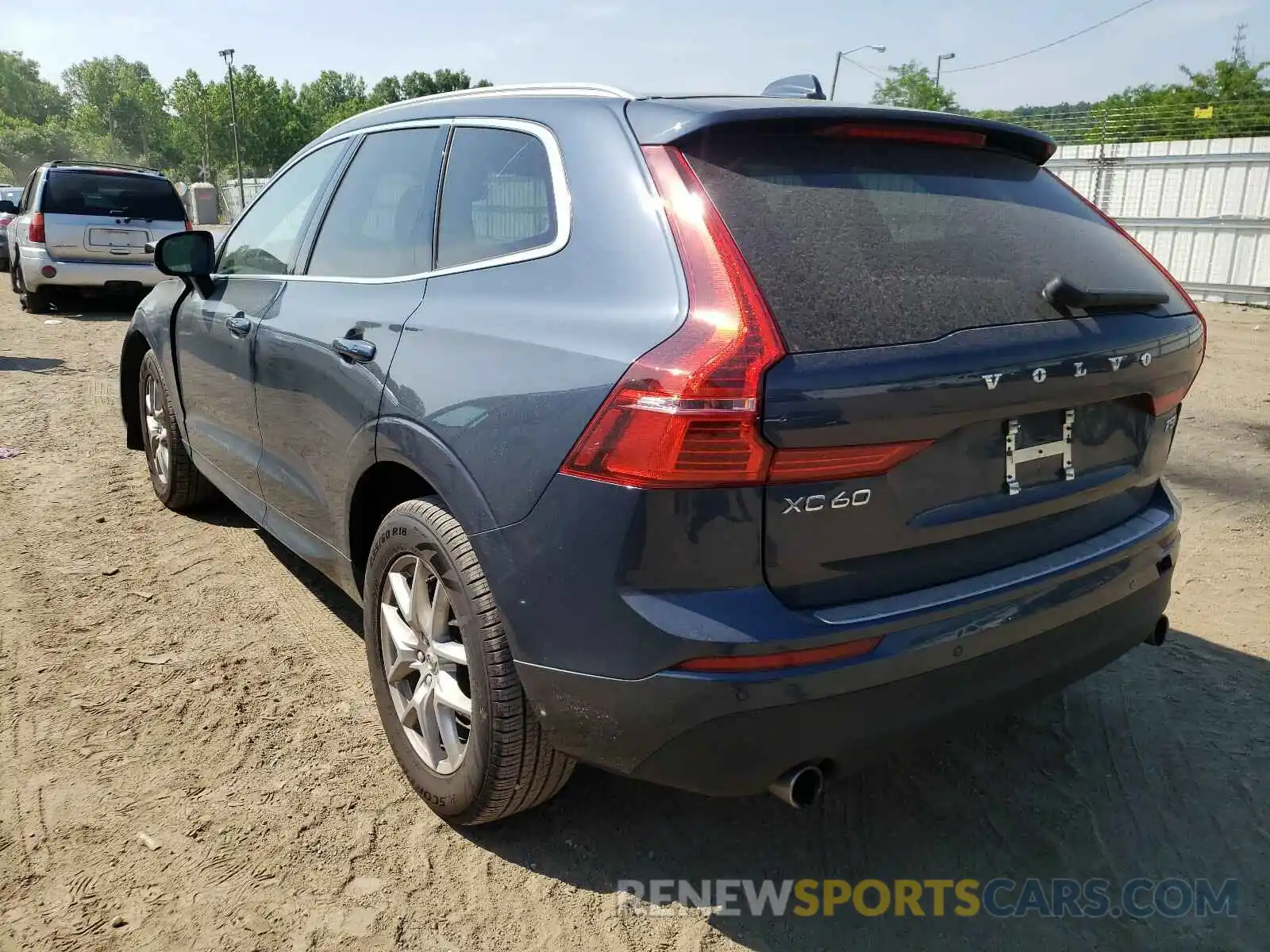 3 Photograph of a damaged car YV4102RK1L1590077 VOLVO XC60 2020