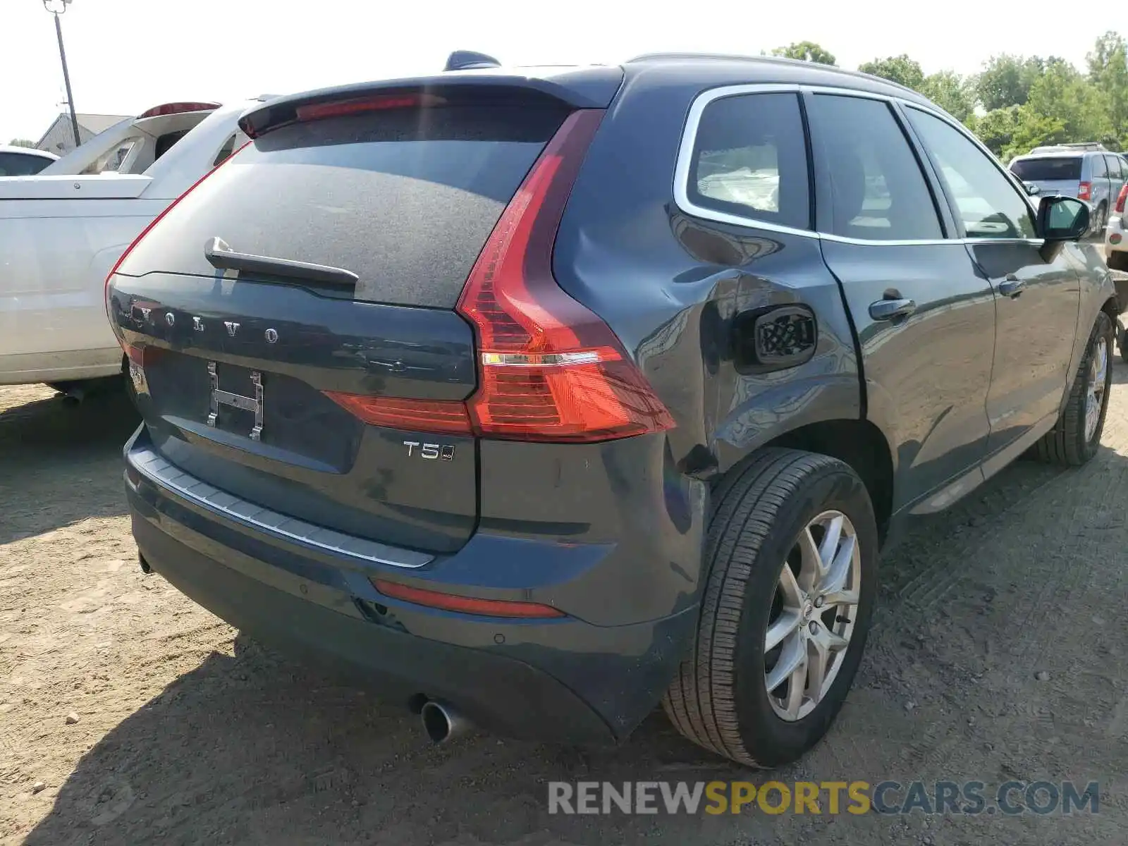 4 Photograph of a damaged car YV4102RK1L1590077 VOLVO XC60 2020