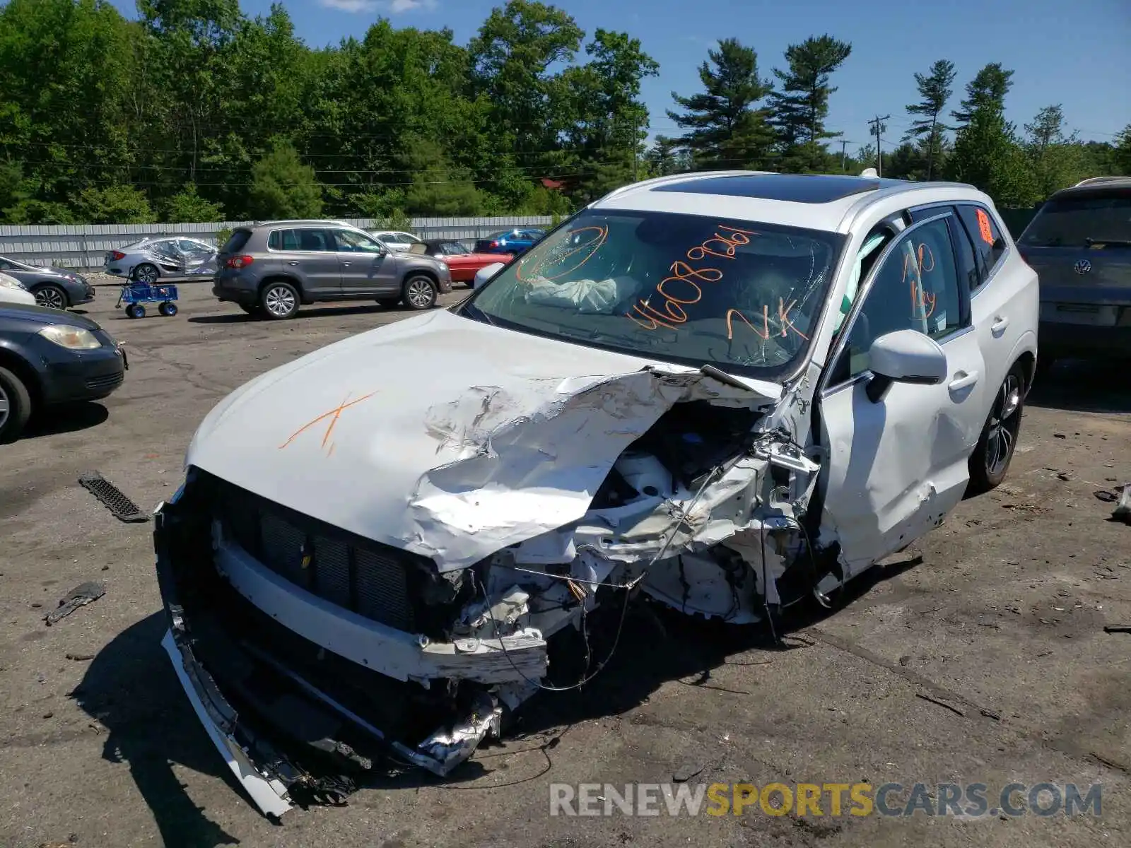 2 Photograph of a damaged car YV4102RK2L1508891 VOLVO XC60 2020