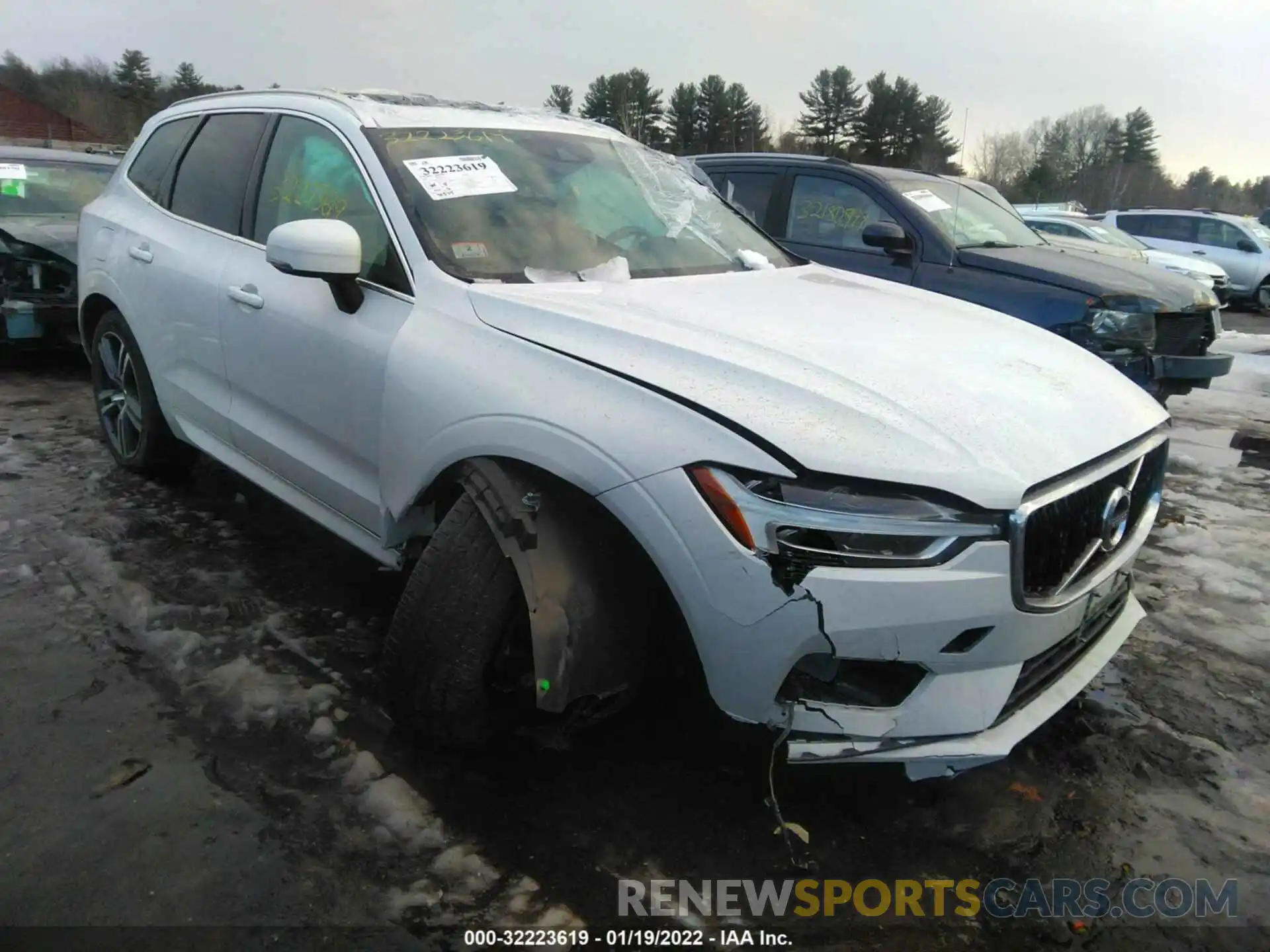 1 Photograph of a damaged car YV4102RK3L1499716 VOLVO XC60 2020