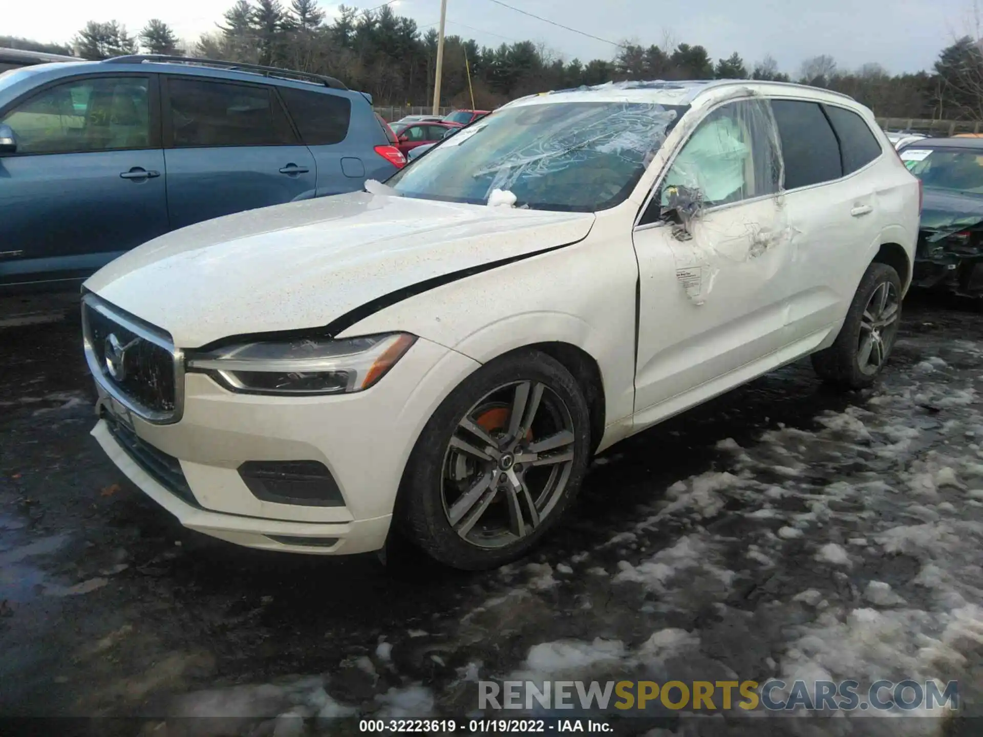 2 Photograph of a damaged car YV4102RK3L1499716 VOLVO XC60 2020