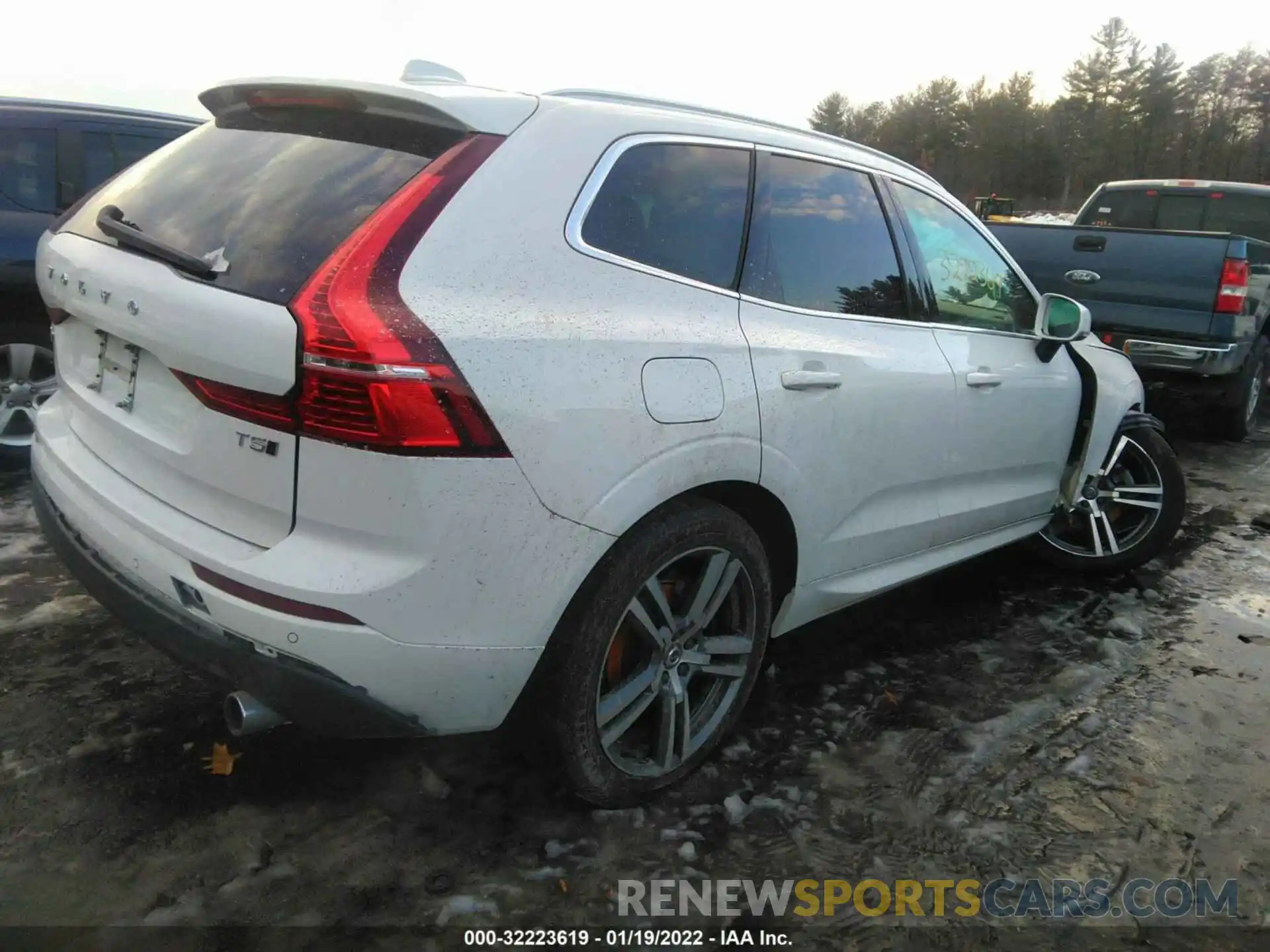 4 Фотография поврежденного автомобиля YV4102RK3L1499716 VOLVO XC60 2020