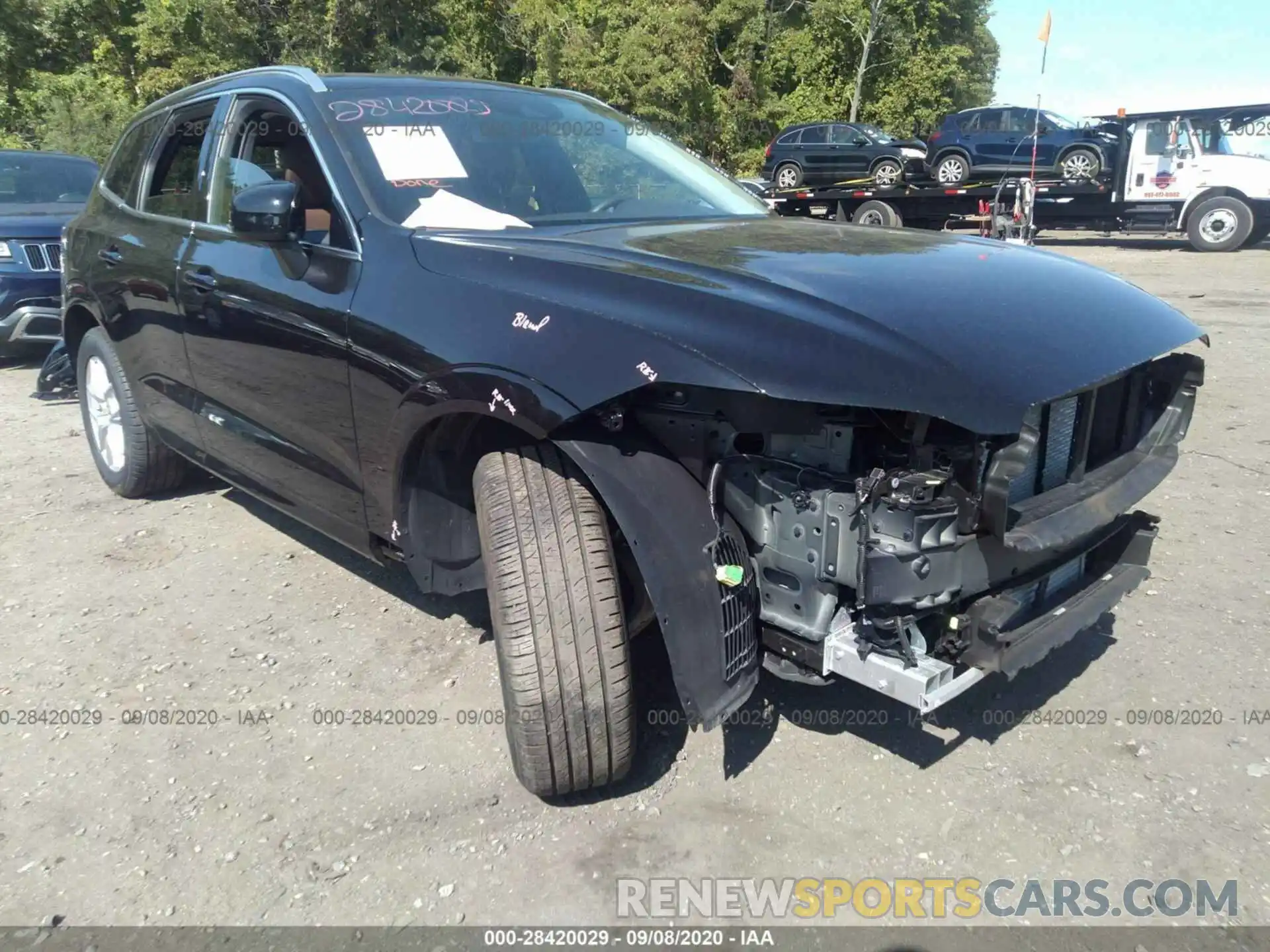 1 Photograph of a damaged car YV4102RK4L1421154 VOLVO XC60 2020