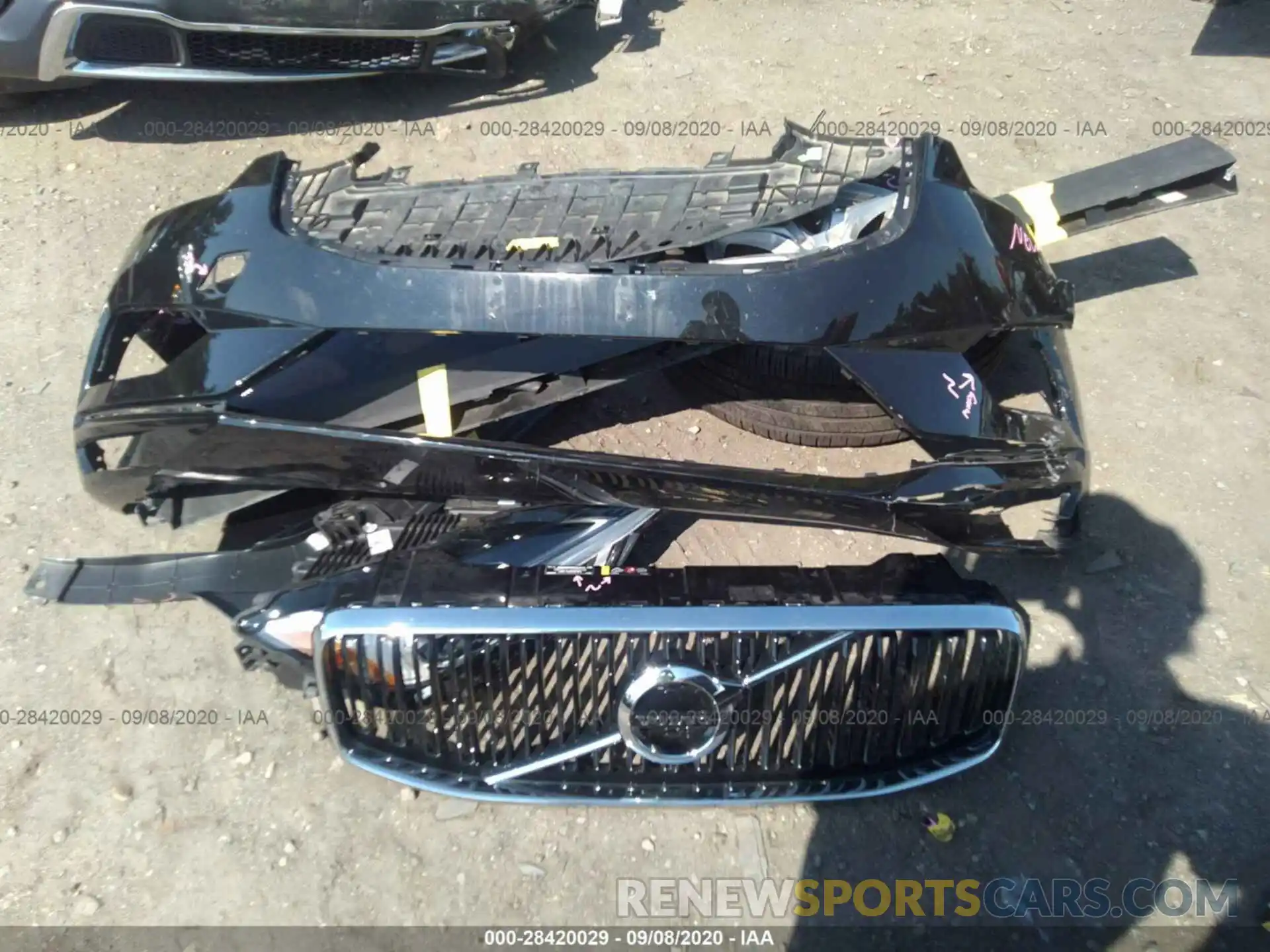 12 Фотография поврежденного автомобиля YV4102RK4L1421154 VOLVO XC60 2020