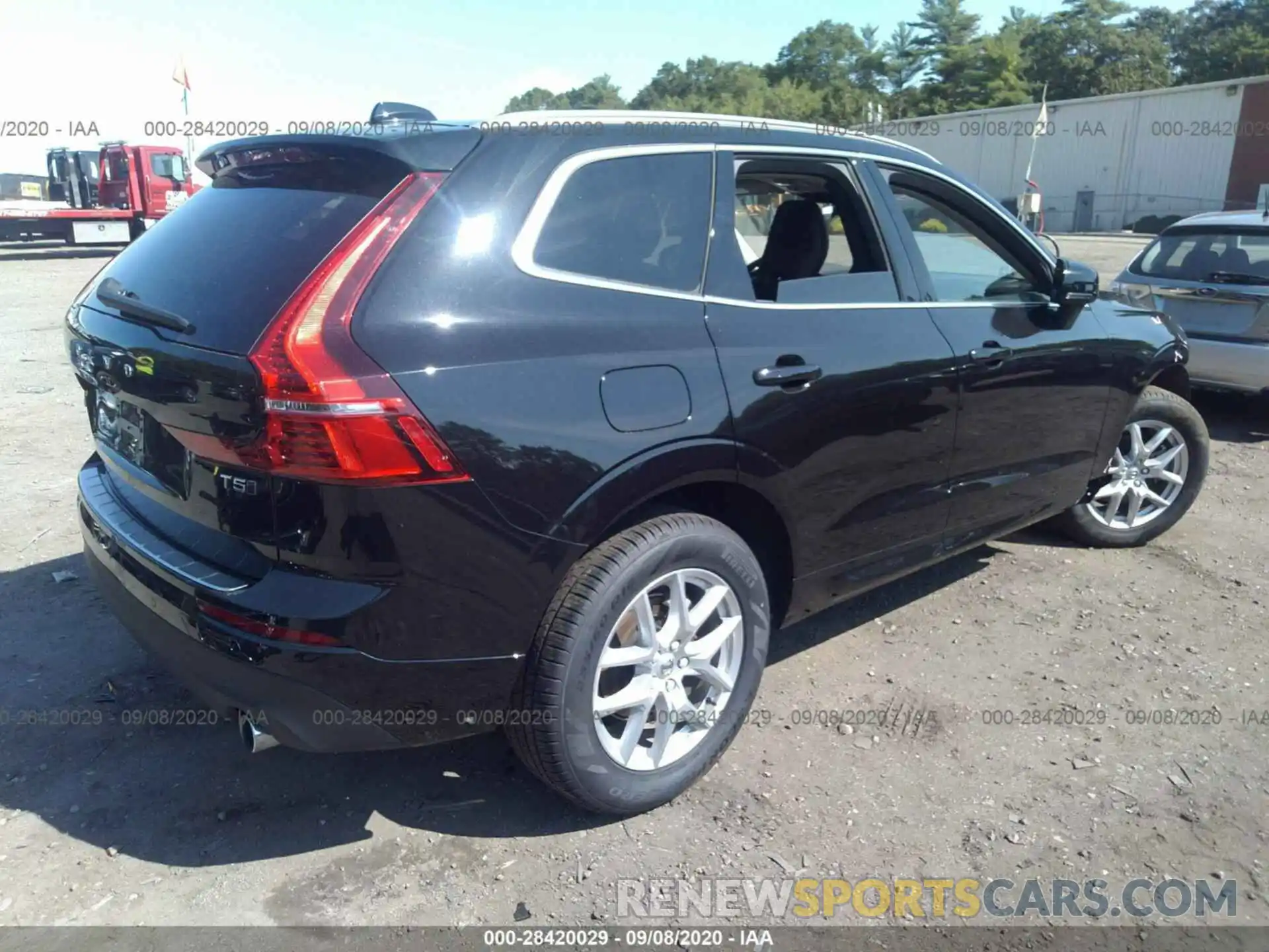 4 Photograph of a damaged car YV4102RK4L1421154 VOLVO XC60 2020