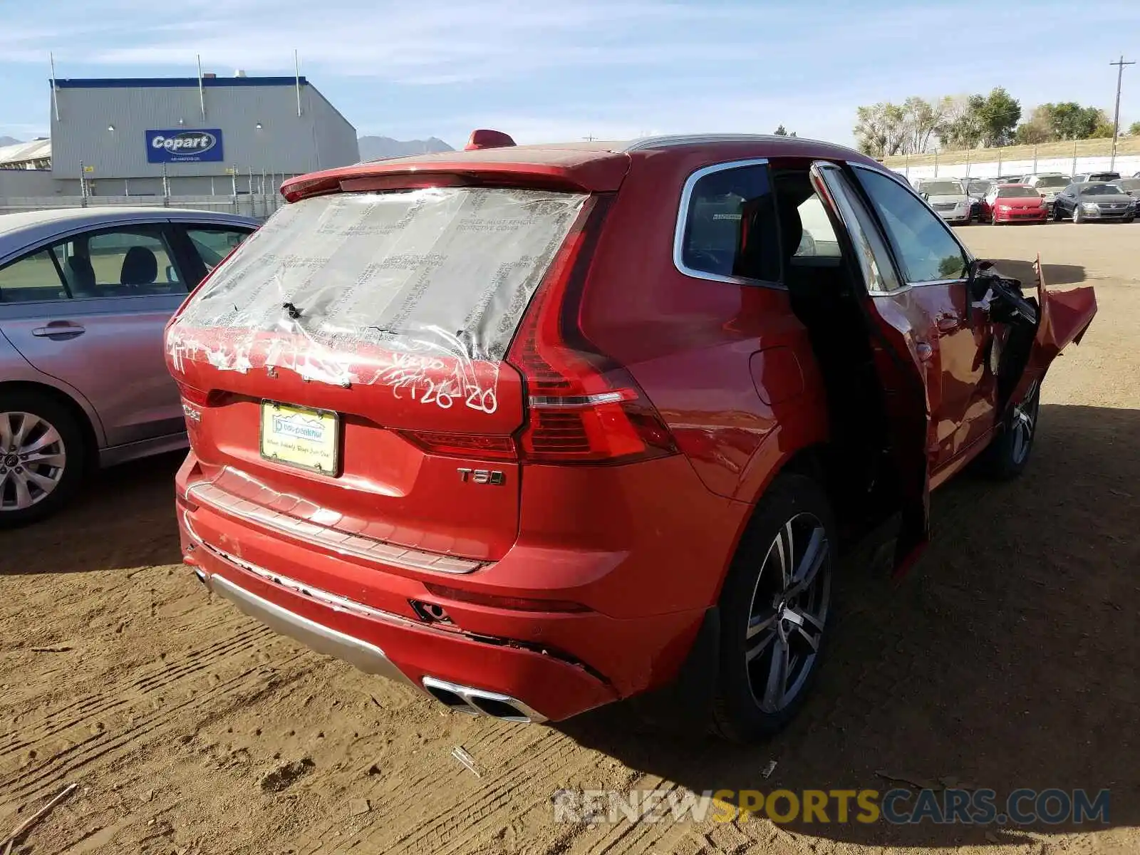 4 Photograph of a damaged car YV4102RK4L1525756 VOLVO XC60 2020