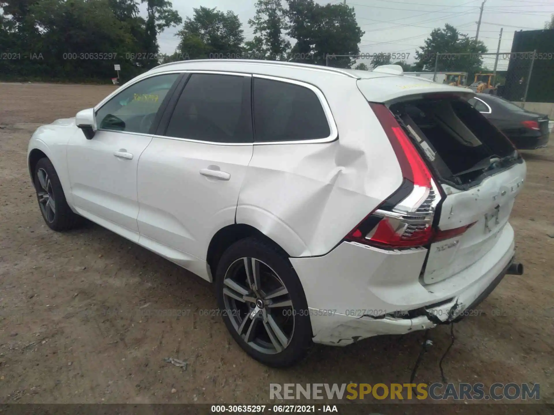 3 Photograph of a damaged car YV4102RK4L1554321 VOLVO XC60 2020