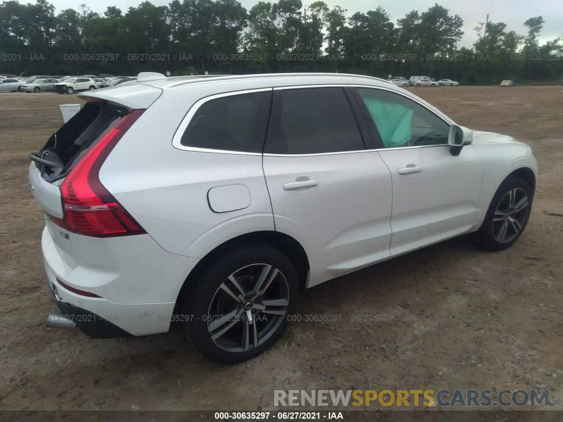 4 Photograph of a damaged car YV4102RK4L1554321 VOLVO XC60 2020