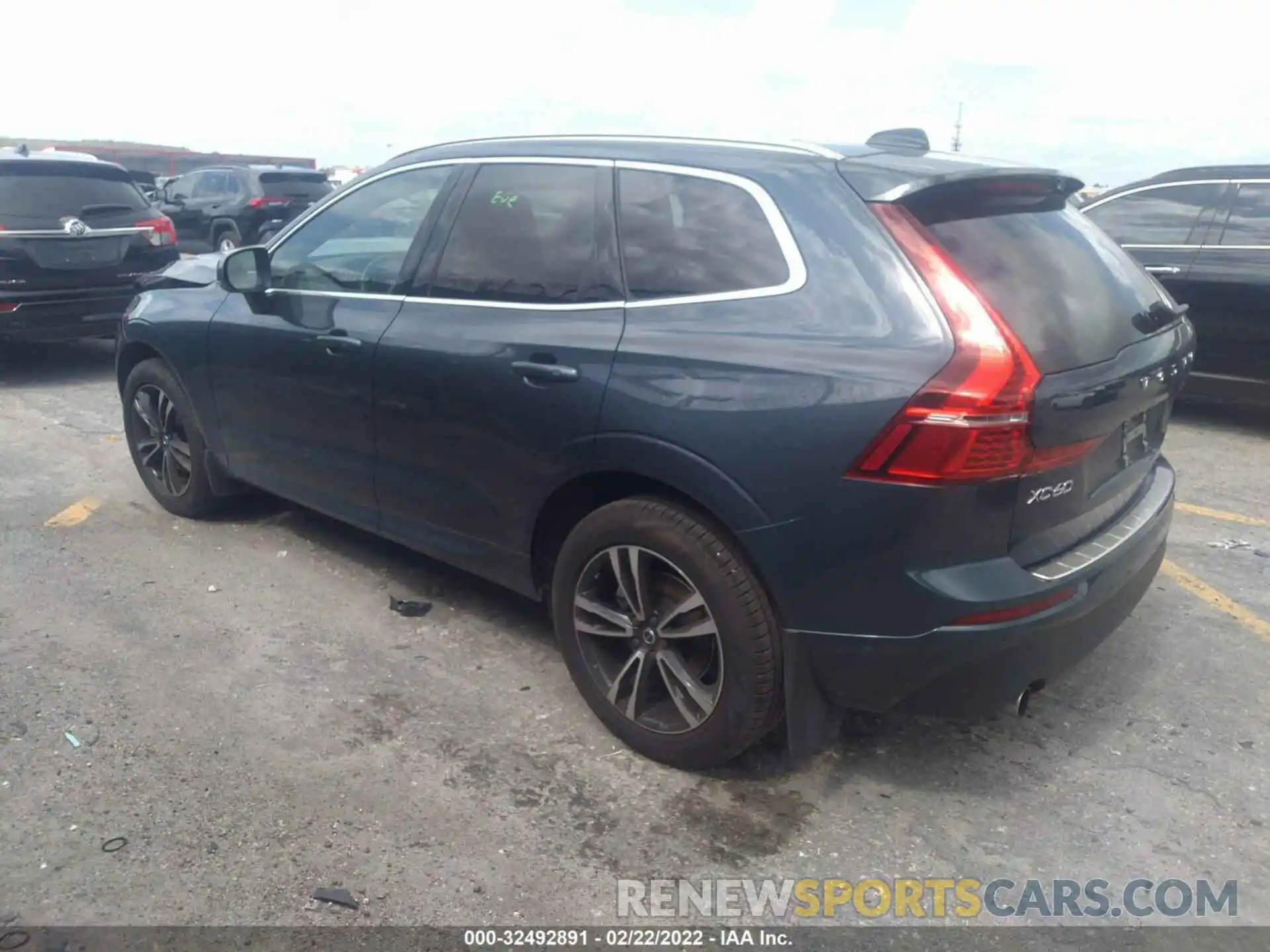 3 Photograph of a damaged car YV4102RK4L1561186 VOLVO XC60 2020