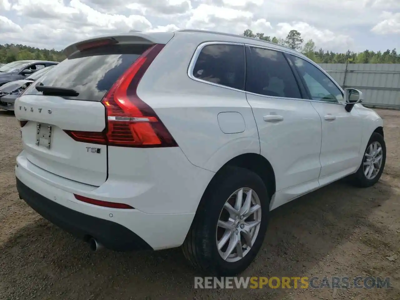 4 Photograph of a damaged car YV4102RK5L1598411 VOLVO XC60 2020