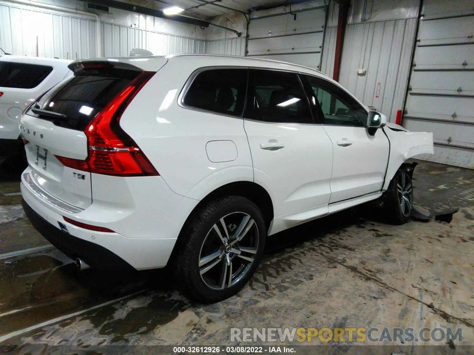 4 Photograph of a damaged car YV4102RK5L1610640 VOLVO XC60 2020