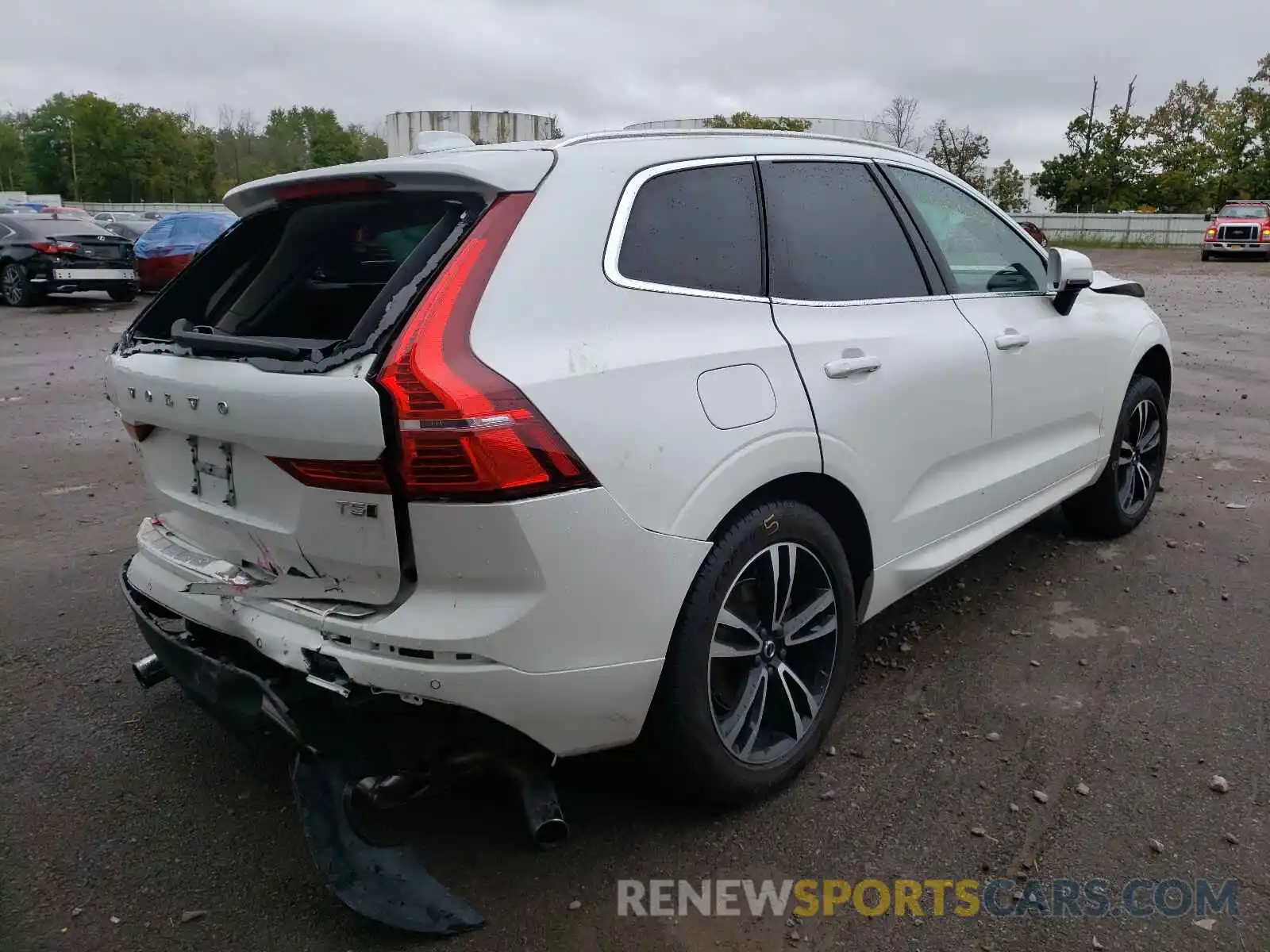 4 Photograph of a damaged car YV4102RK6L1504004 VOLVO XC60 2020