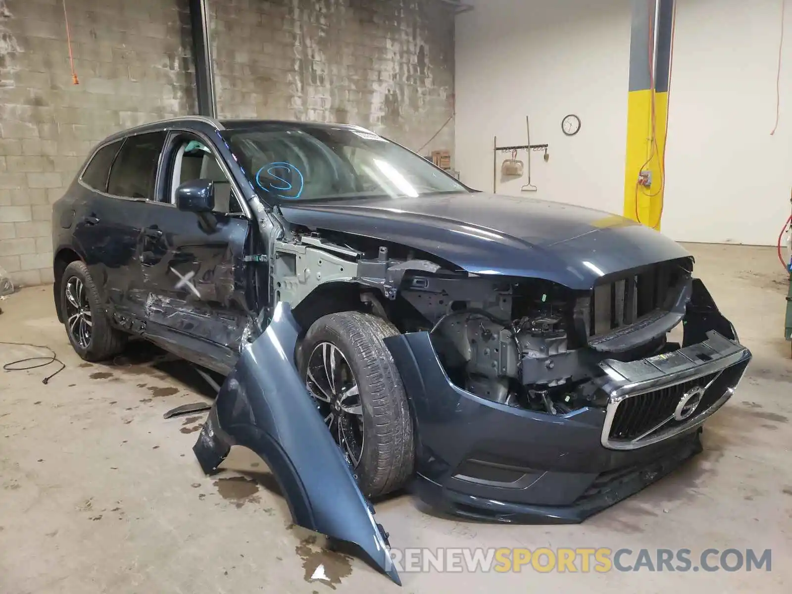 1 Photograph of a damaged car YV4102RK6L1589619 VOLVO XC60 2020