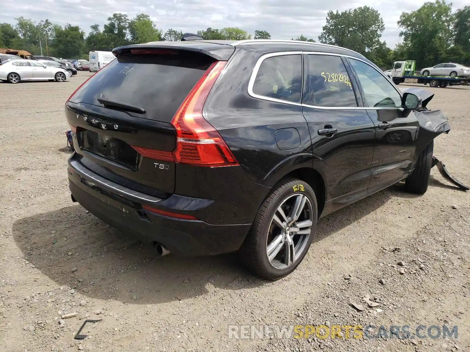 4 Photograph of a damaged car YV4102RK7L1436618 VOLVO XC60 2020