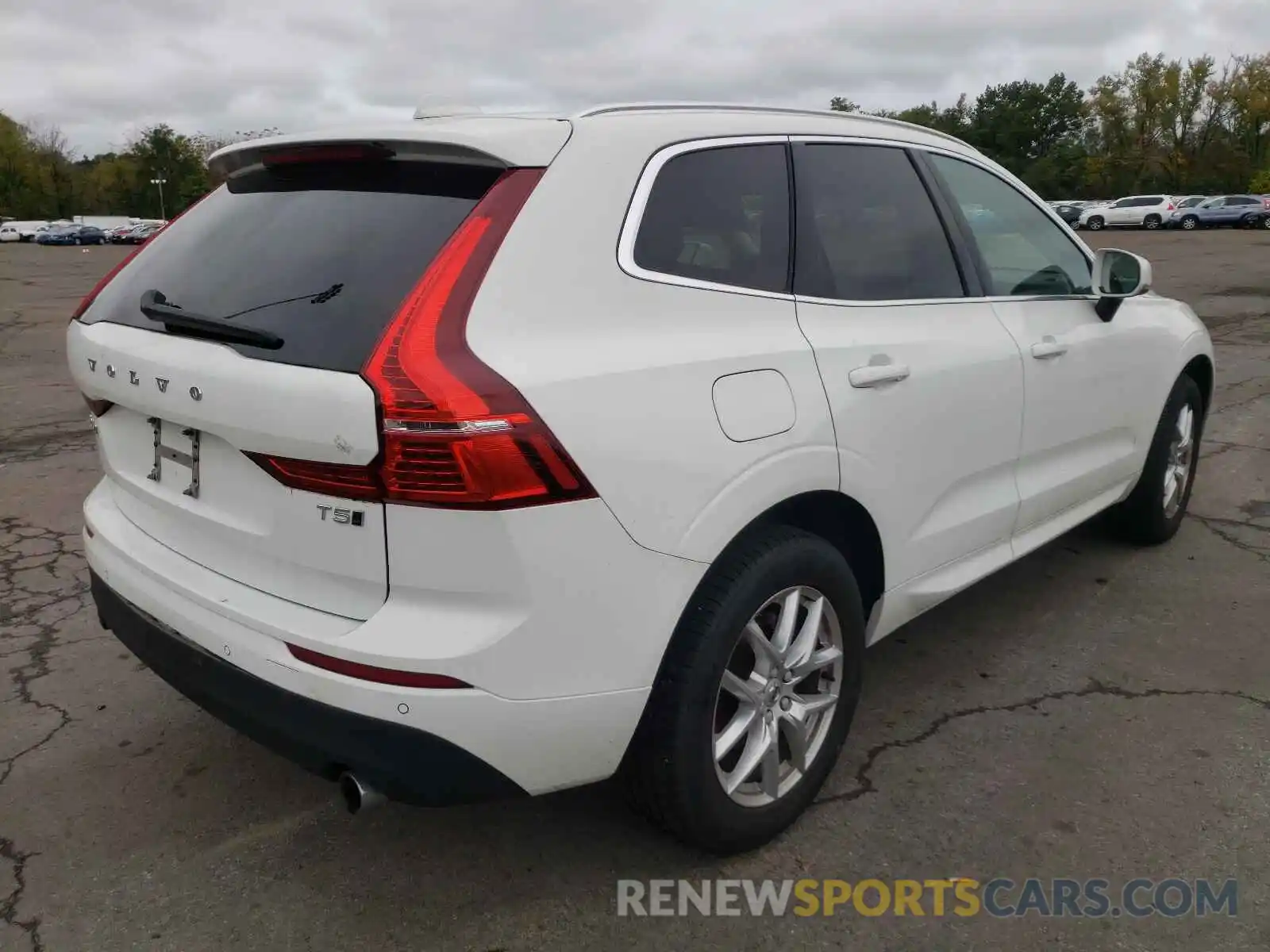 4 Photograph of a damaged car YV4102RK7L1441074 VOLVO XC60 2020