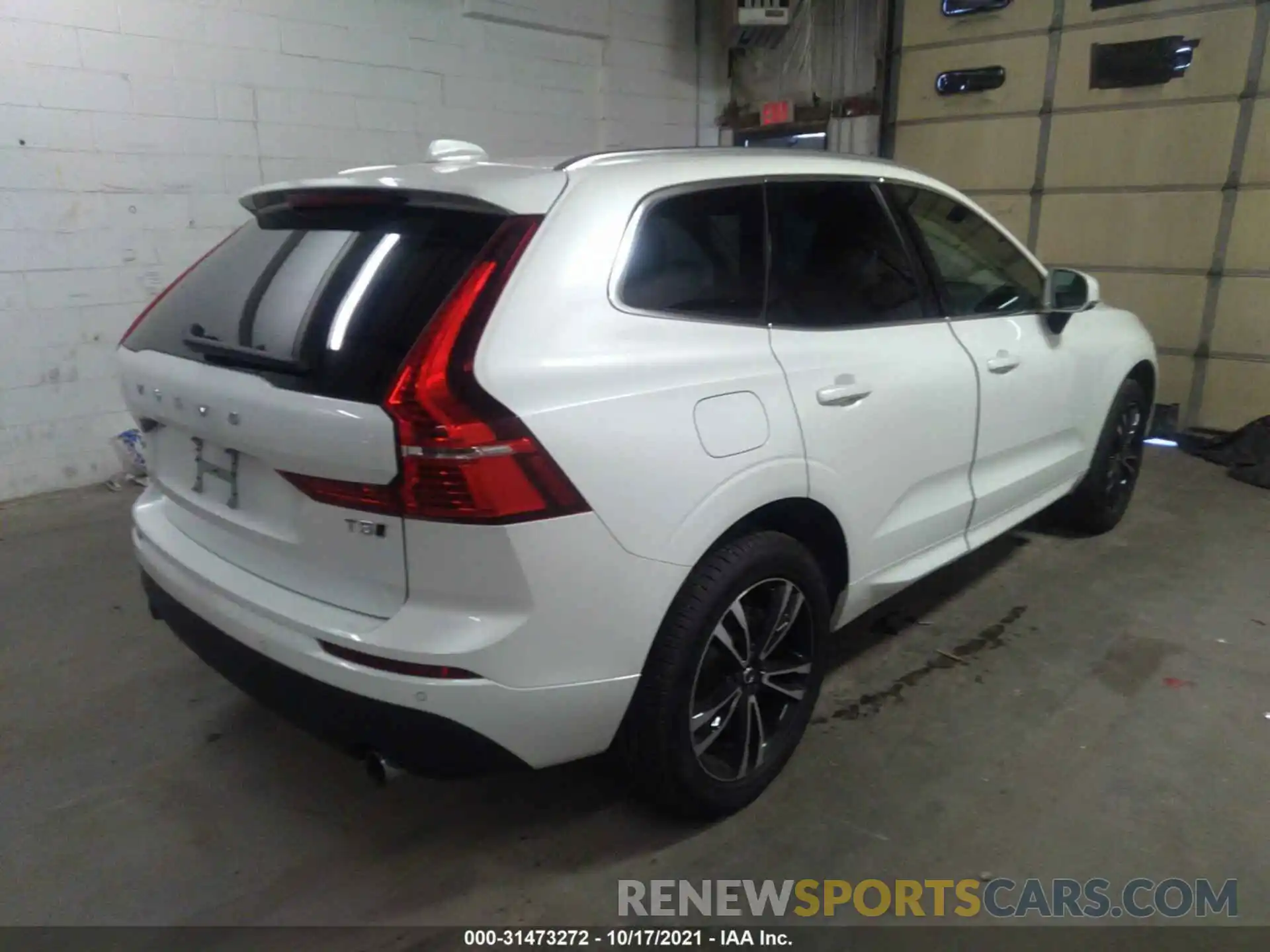 4 Photograph of a damaged car YV4102RK7L1469263 VOLVO XC60 2020