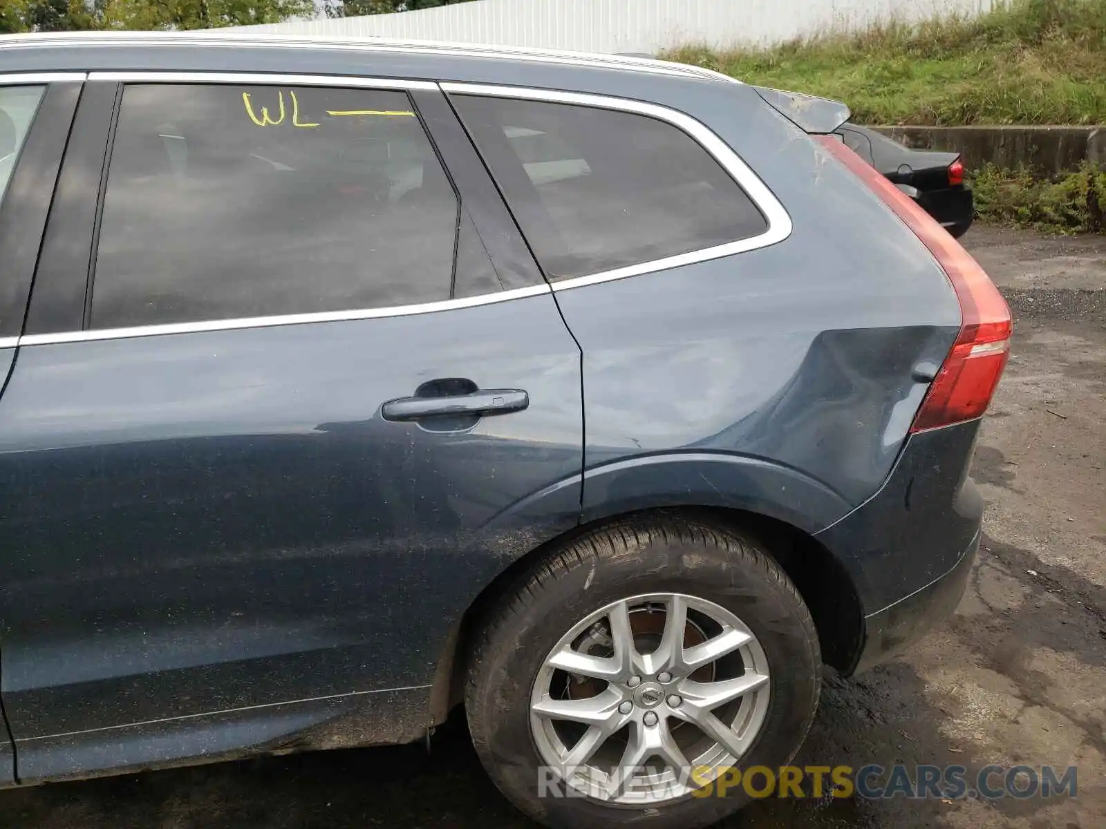 9 Photograph of a damaged car YV4102RK7L1494972 VOLVO XC60 2020