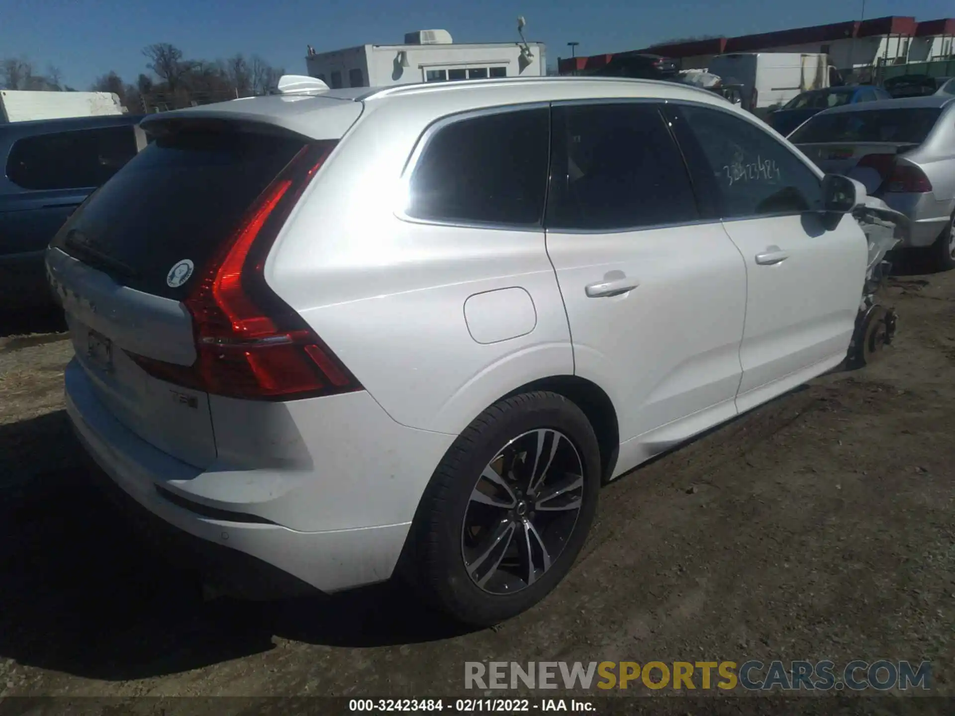 4 Photograph of a damaged car YV4102RK7L1534953 VOLVO XC60 2020