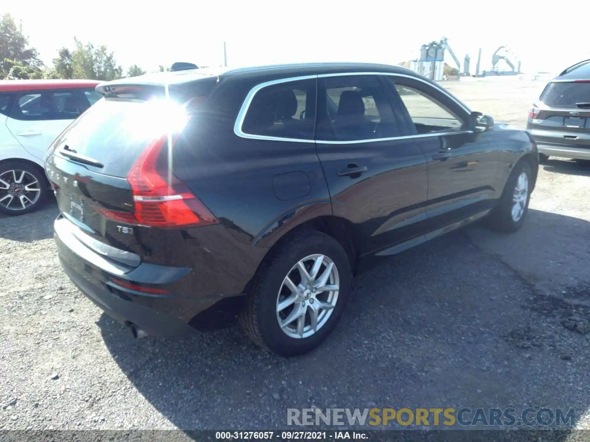 4 Photograph of a damaged car YV4102RK8L1422078 VOLVO XC60 2020