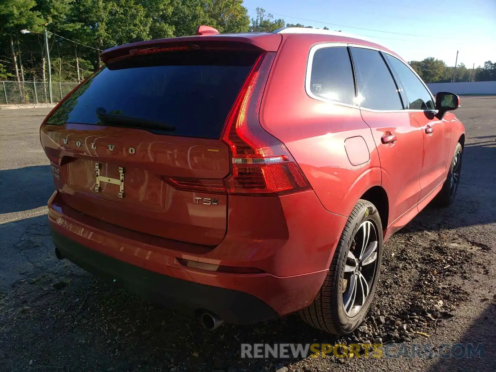 4 Photograph of a damaged car YV4102RK8L1518003 VOLVO XC60 2020