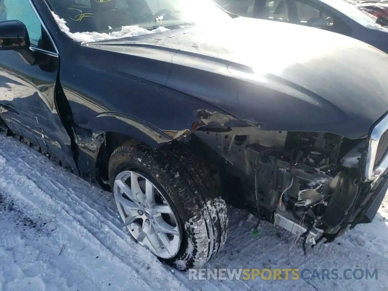 9 Photograph of a damaged car YV4102RKXL1511652 VOLVO XC60 2020