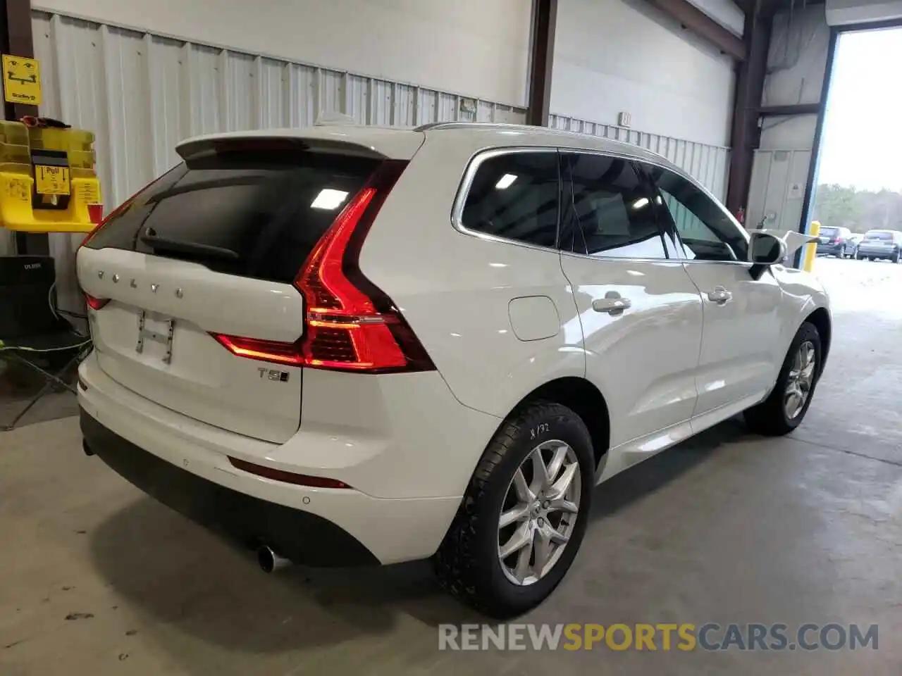 4 Photograph of a damaged car YV4102RKXL1598923 VOLVO XC60 2020