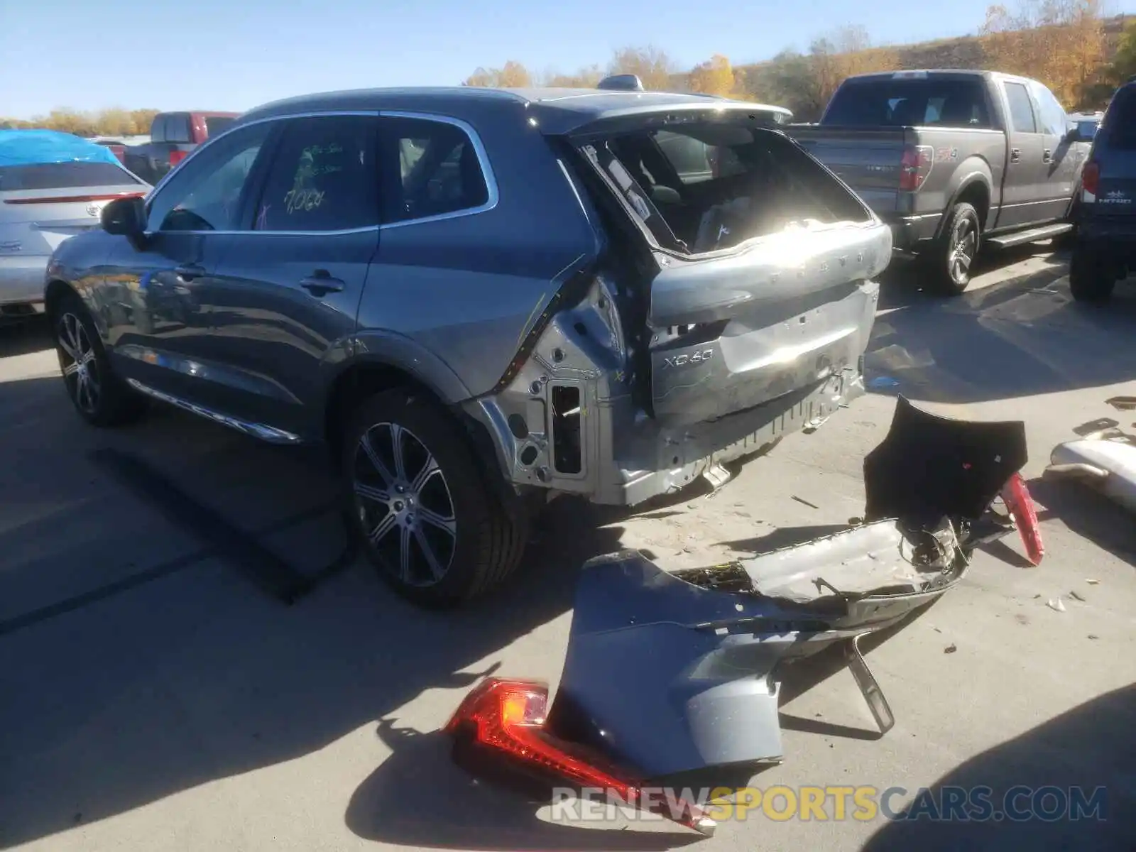 3 Photograph of a damaged car YV4102RL0L1499861 VOLVO XC60 2020