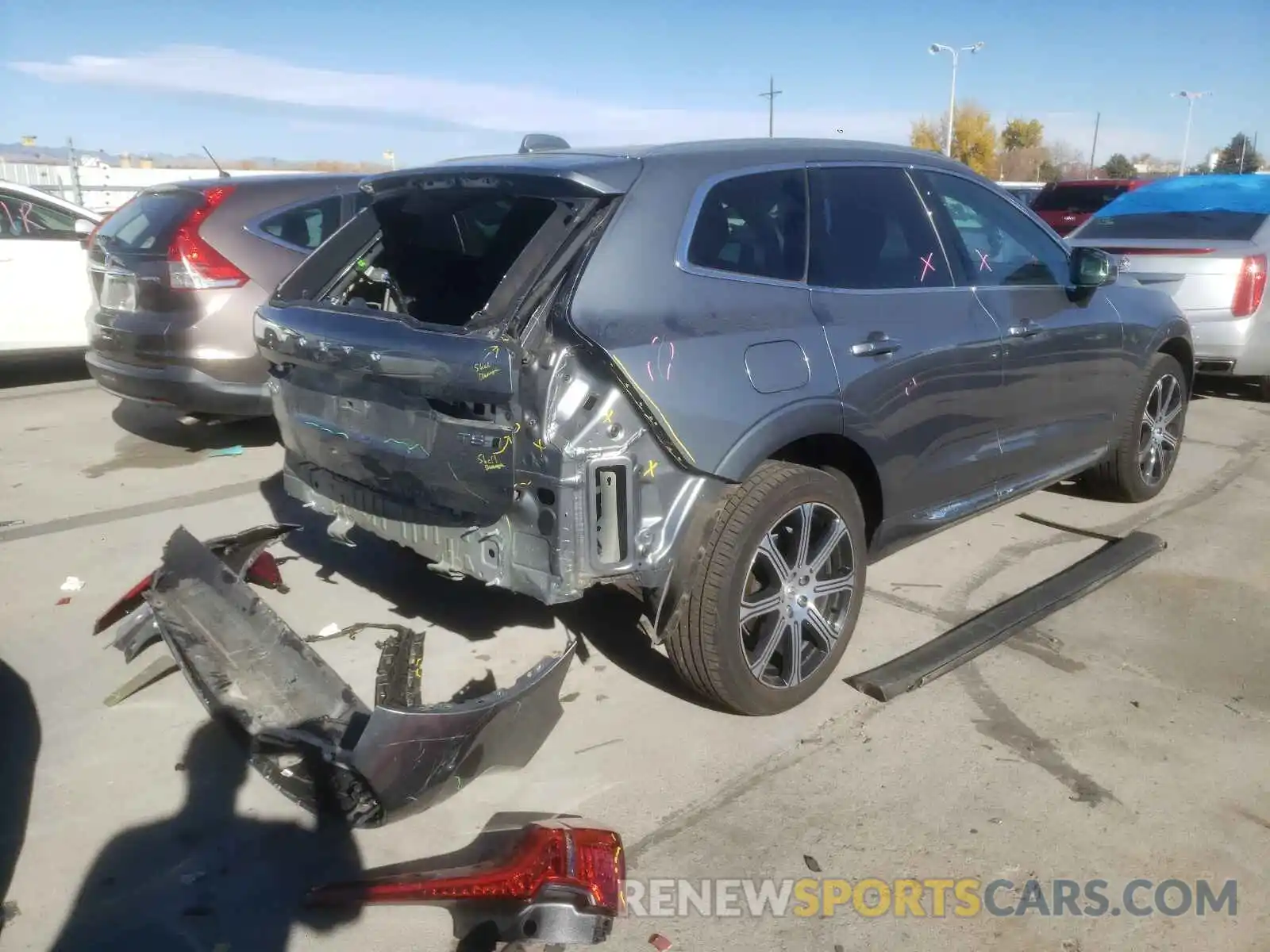 4 Photograph of a damaged car YV4102RL0L1499861 VOLVO XC60 2020