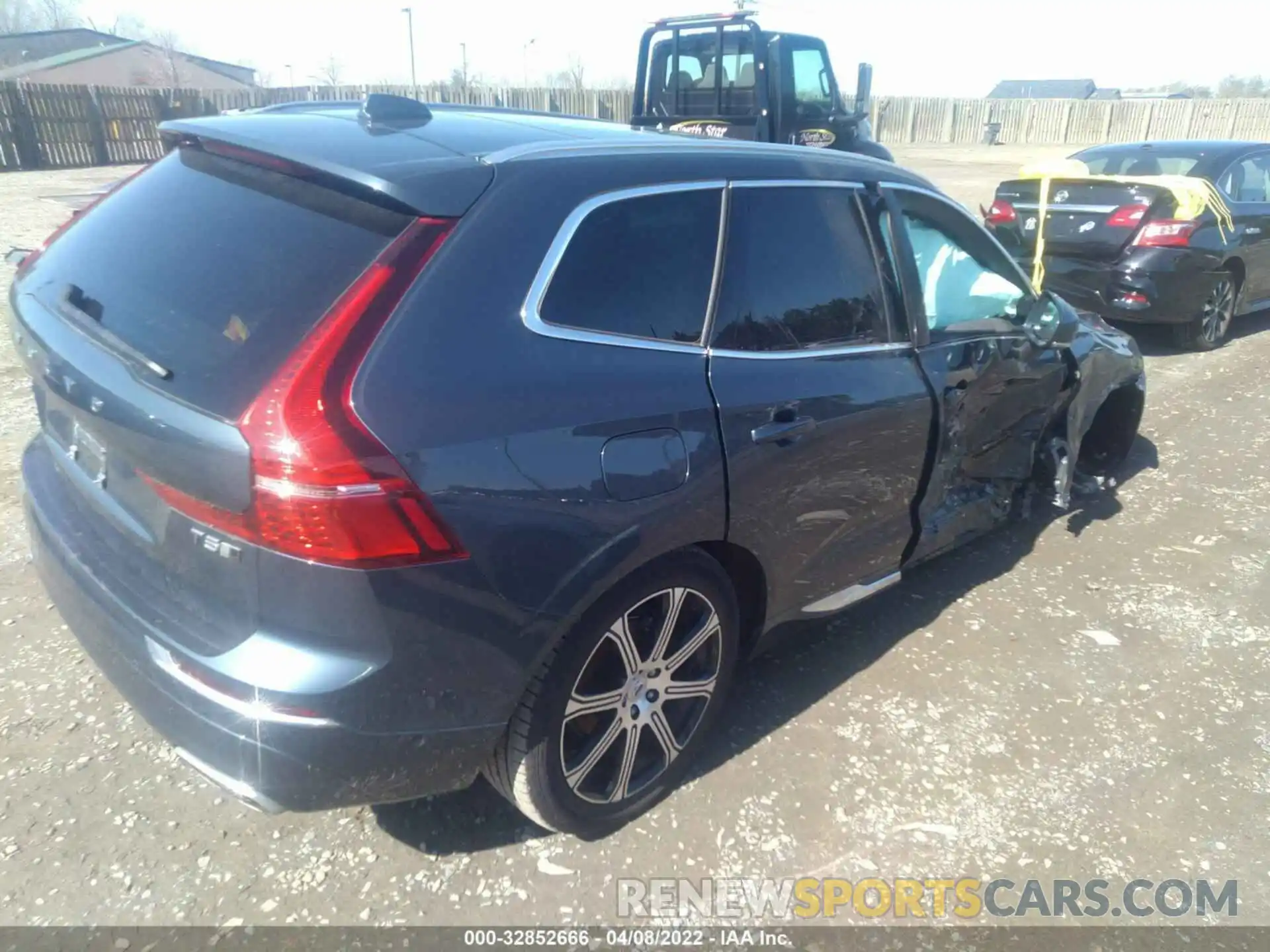 4 Photograph of a damaged car YV4102RL0L1535984 VOLVO XC60 2020