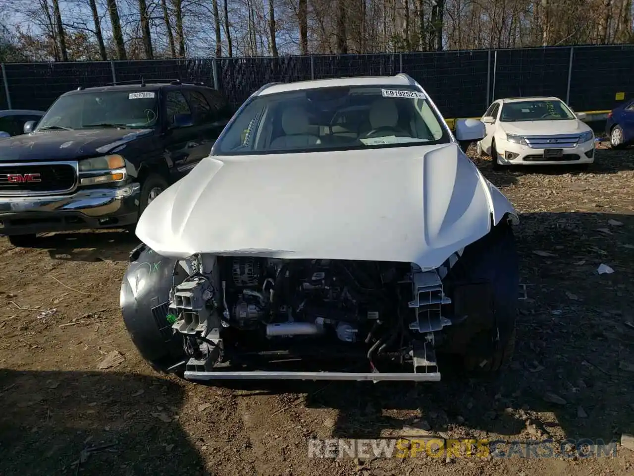 9 Photograph of a damaged car YV4102RL0L1565356 VOLVO XC60 2020