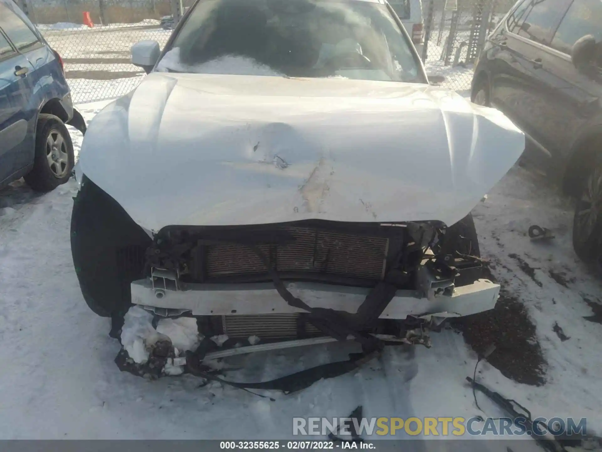 6 Photograph of a damaged car YV4102RL2L1416222 VOLVO XC60 2020