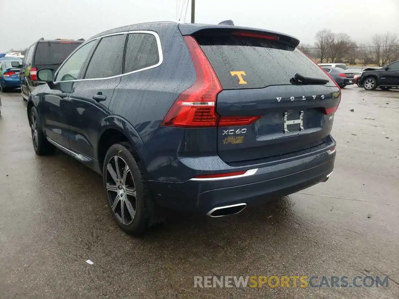 3 Photograph of a damaged car YV4102RL2L1557999 VOLVO XC60 2020