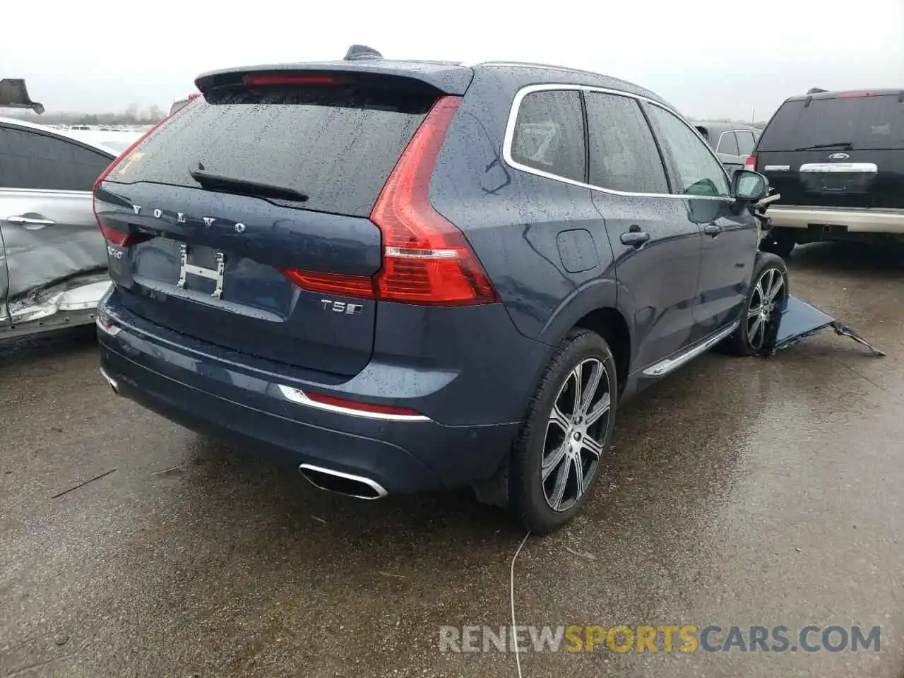 4 Photograph of a damaged car YV4102RL2L1557999 VOLVO XC60 2020