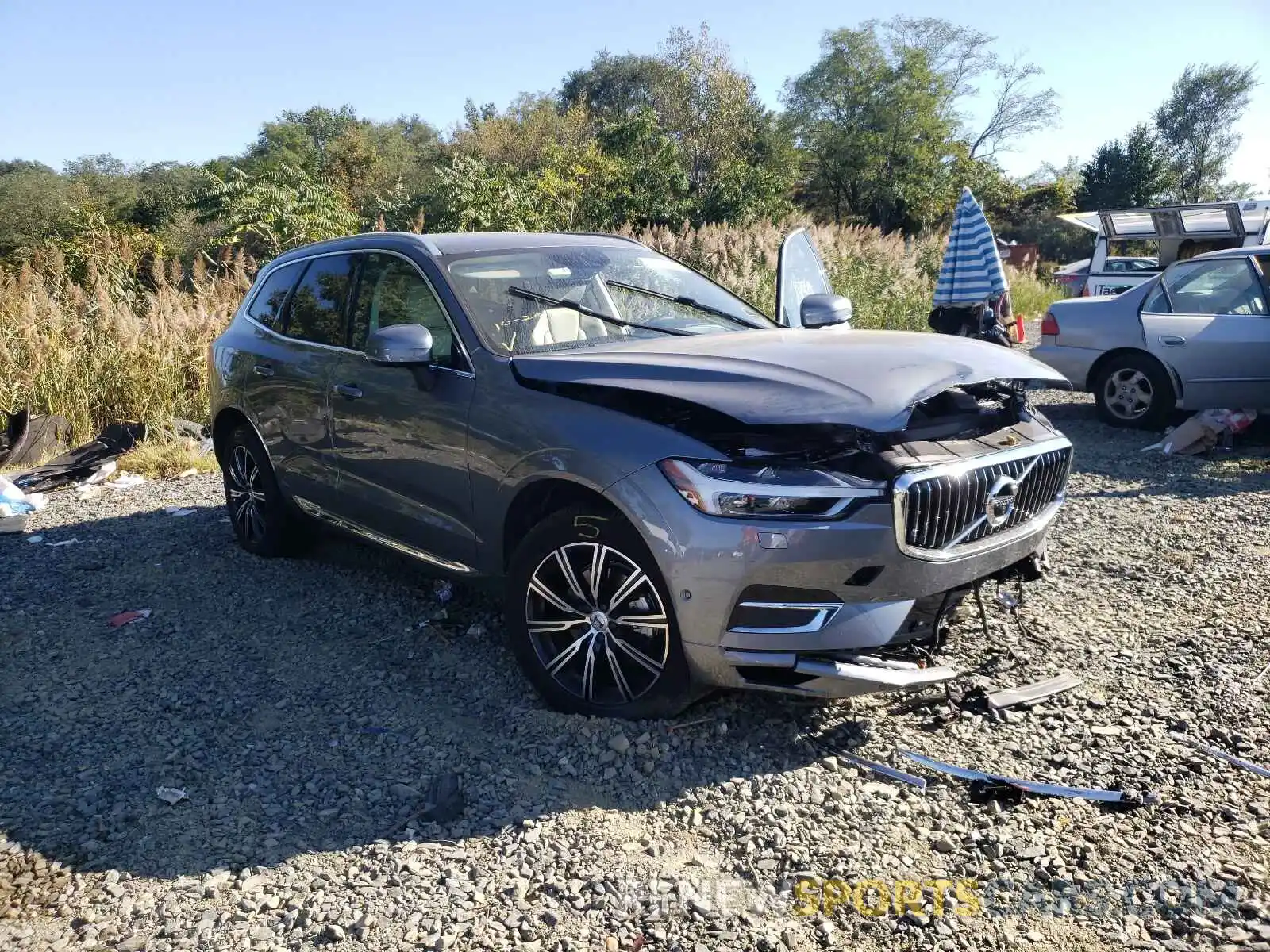 1 Photograph of a damaged car YV4102RL2L1580621 VOLVO XC60 2020