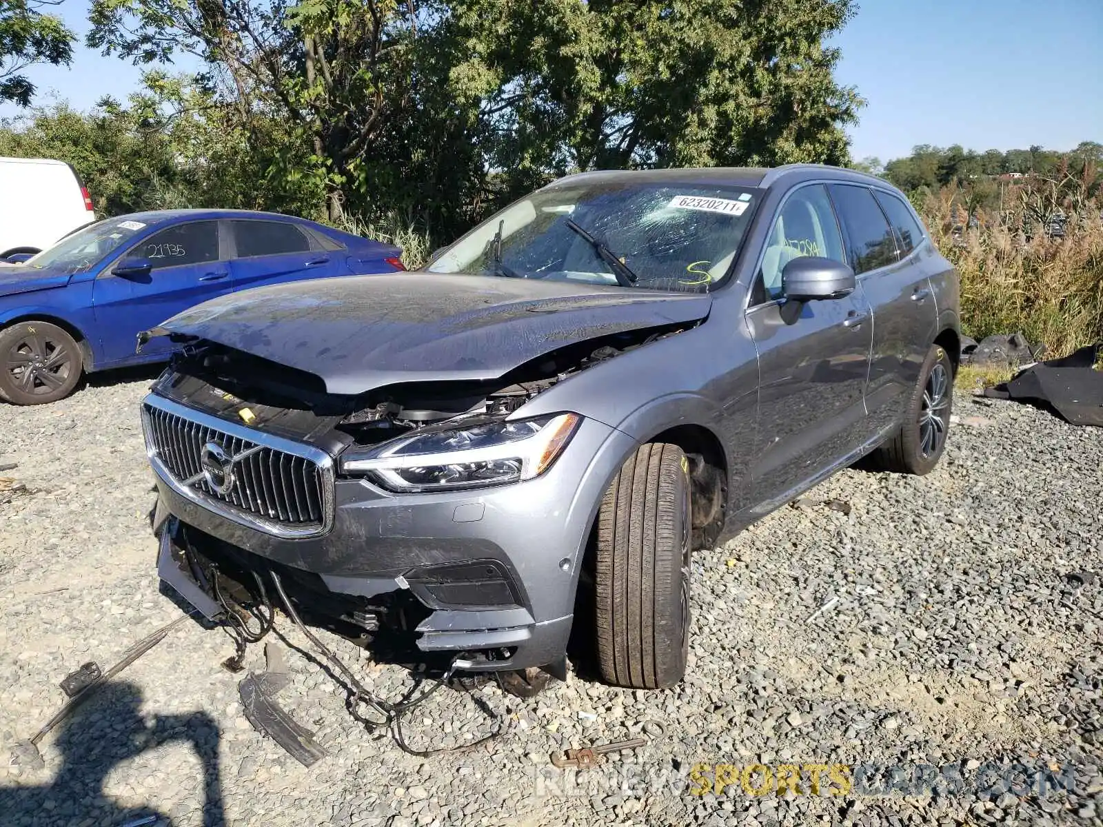 2 Photograph of a damaged car YV4102RL2L1580621 VOLVO XC60 2020