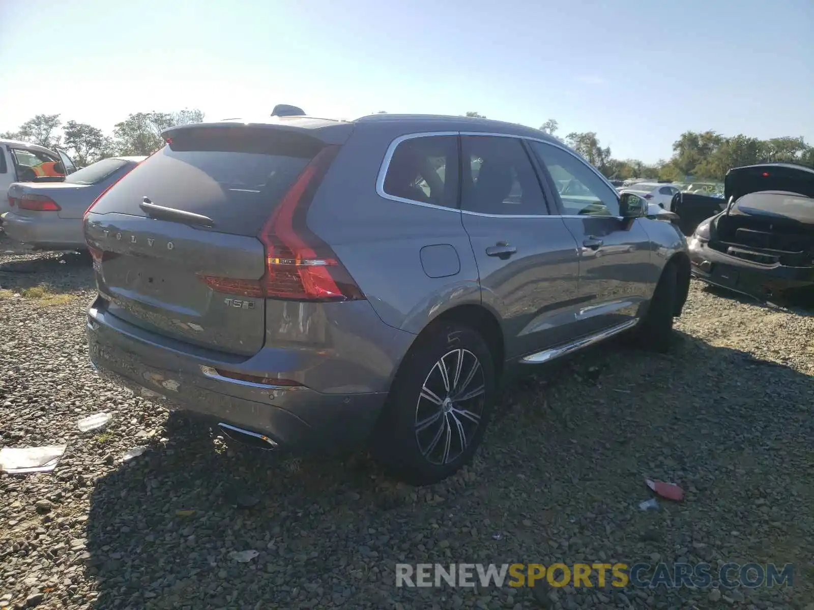 4 Photograph of a damaged car YV4102RL2L1580621 VOLVO XC60 2020