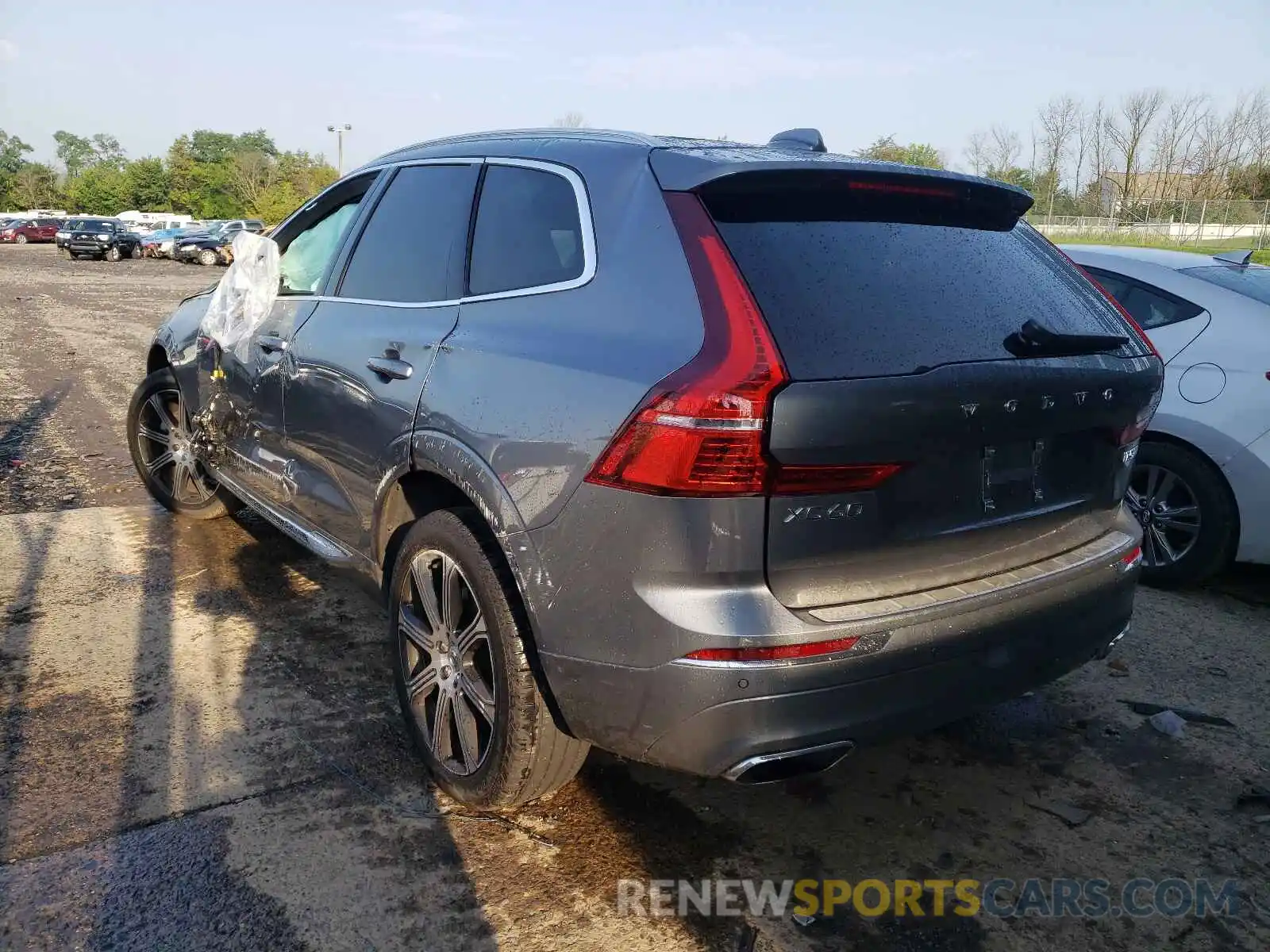 3 Photograph of a damaged car YV4102RL4L1534658 VOLVO XC60 2020