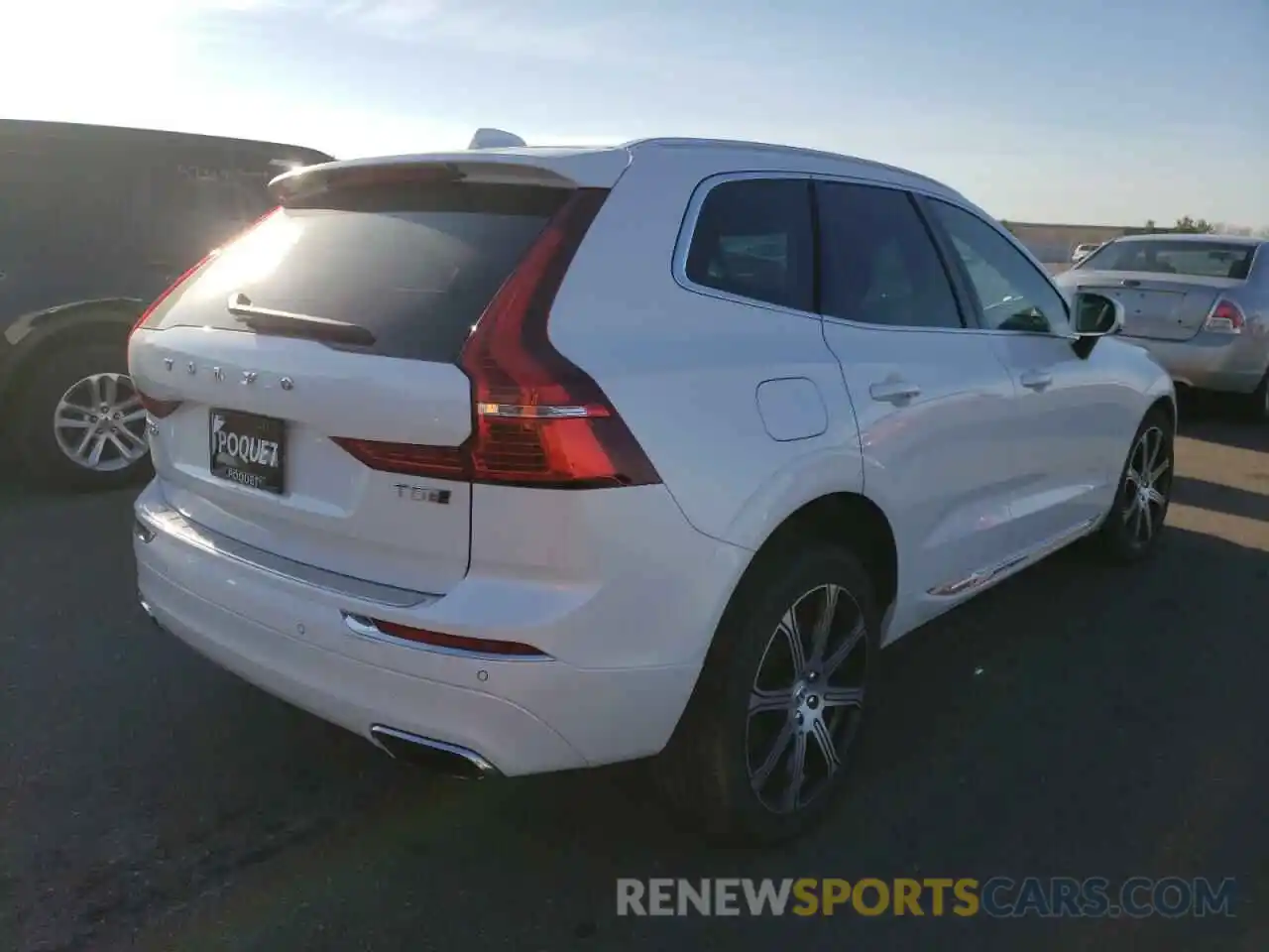 4 Photograph of a damaged car YV4102RL4L1570429 VOLVO XC60 2020