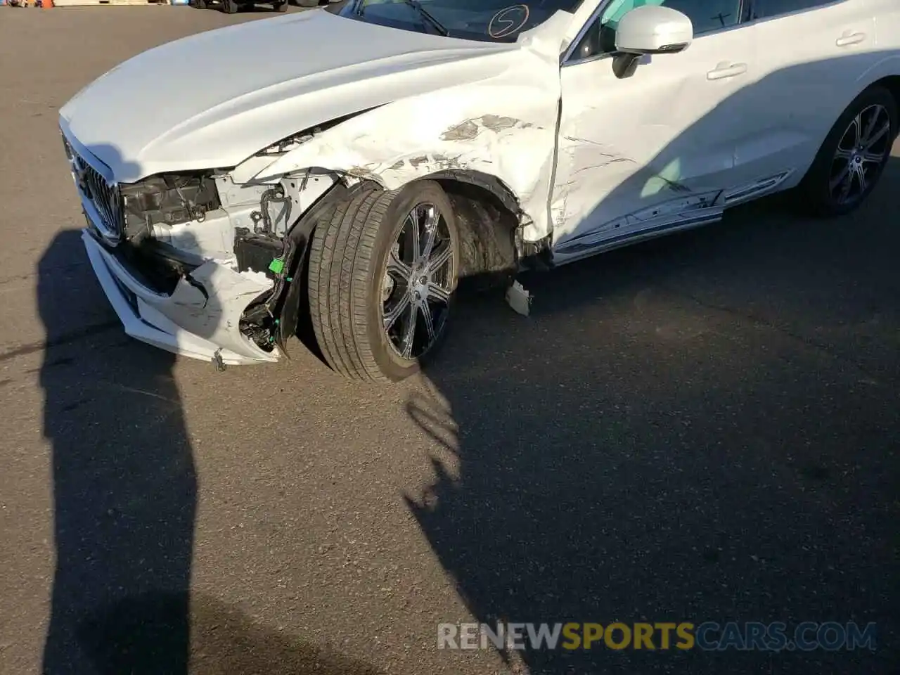 9 Photograph of a damaged car YV4102RL4L1570429 VOLVO XC60 2020