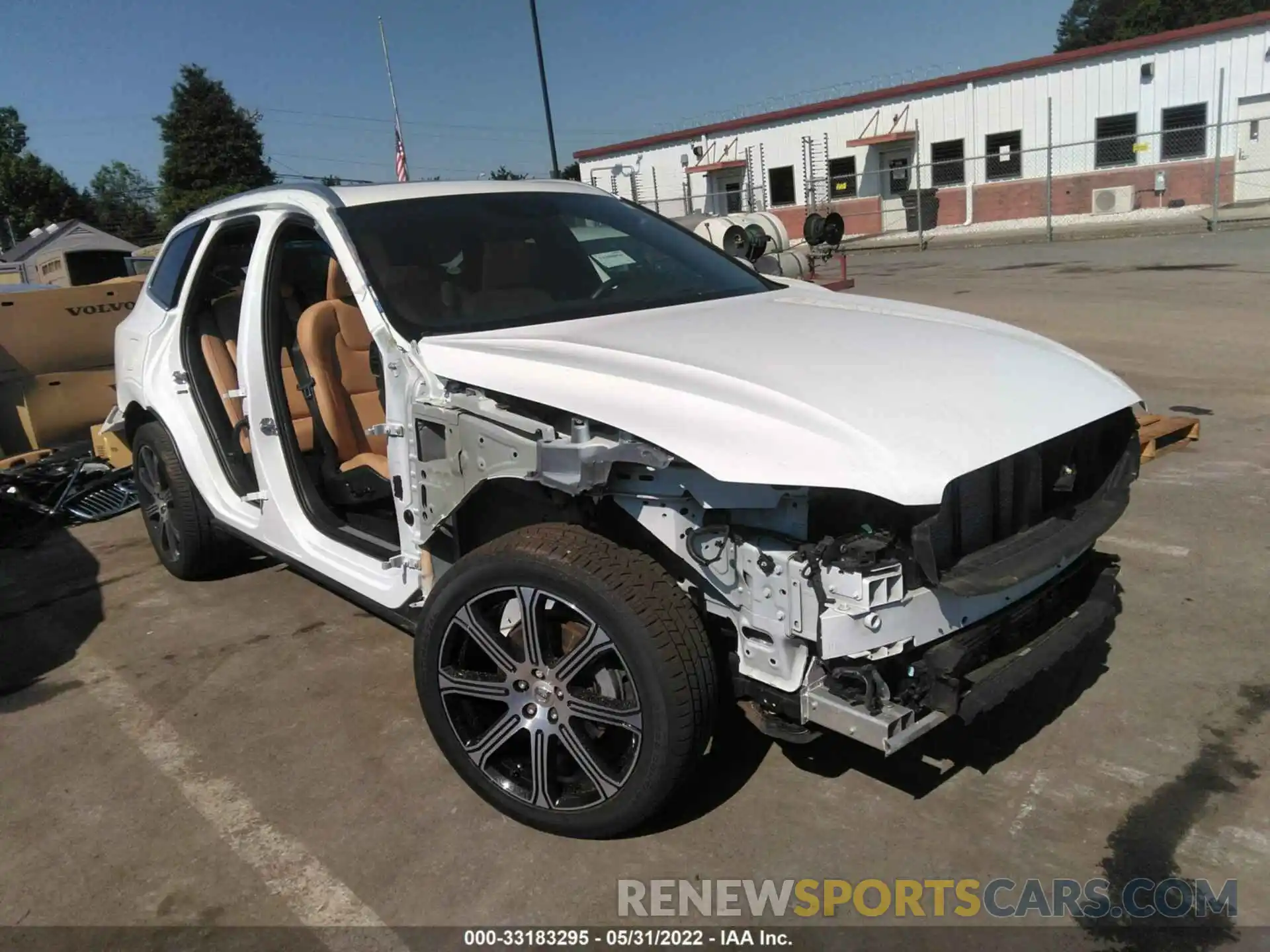 1 Photograph of a damaged car YV4102RL5L1545183 VOLVO XC60 2020