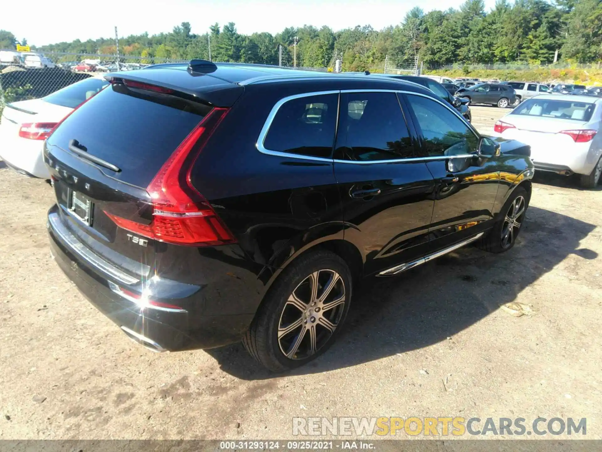 4 Photograph of a damaged car YV4102RL5L1560590 VOLVO XC60 2020