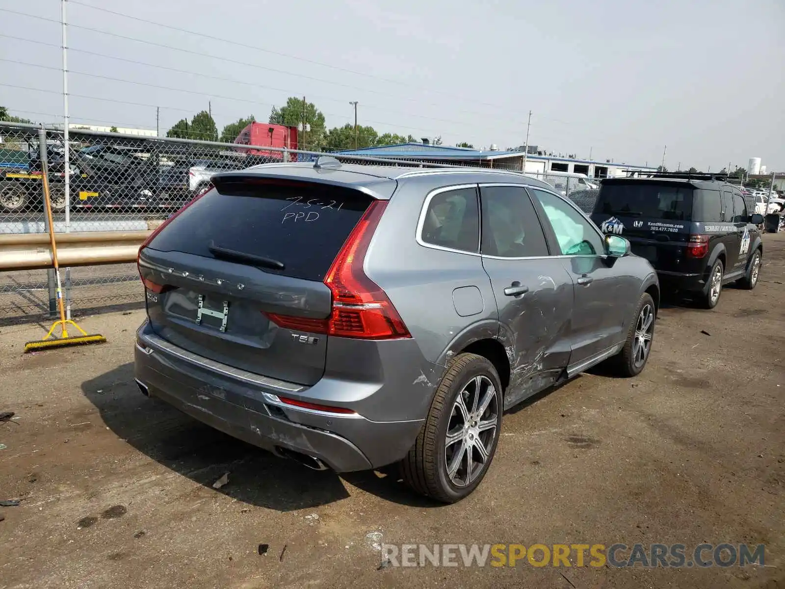 4 Фотография поврежденного автомобиля YV4102RL6L1495880 VOLVO XC60 2020