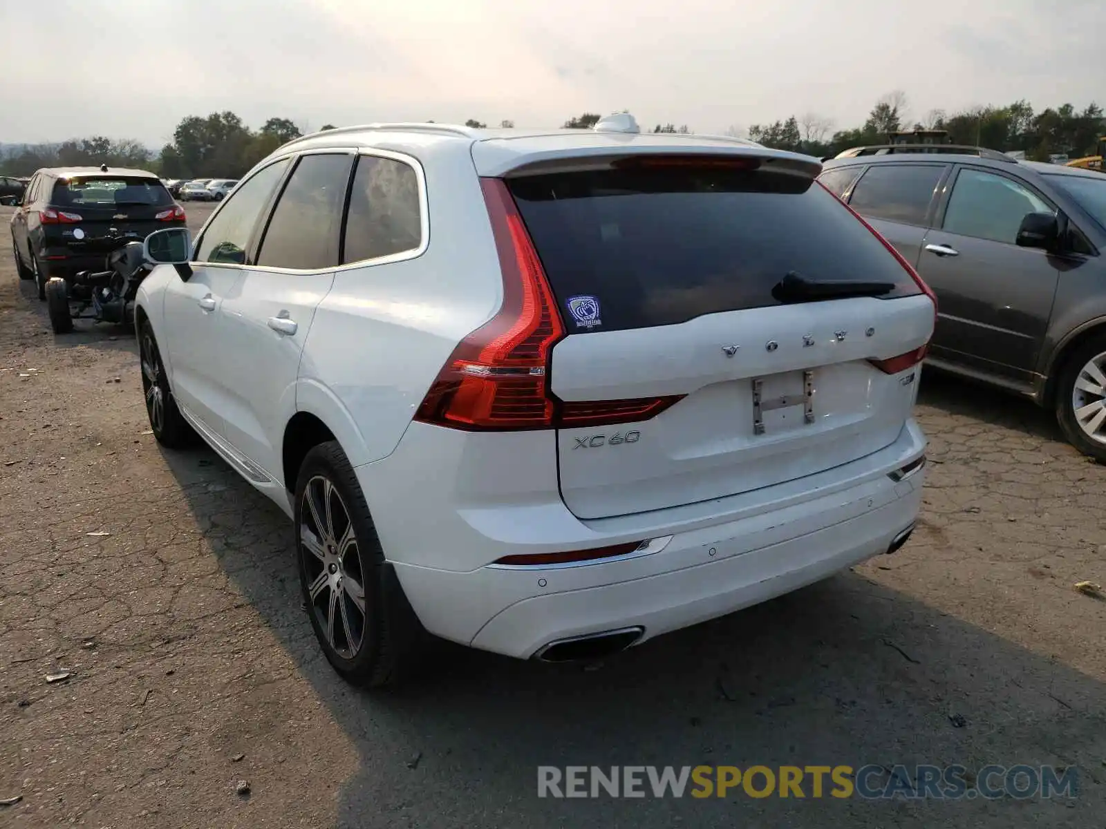 3 Photograph of a damaged car YV4102RL6L1591301 VOLVO XC60 2020