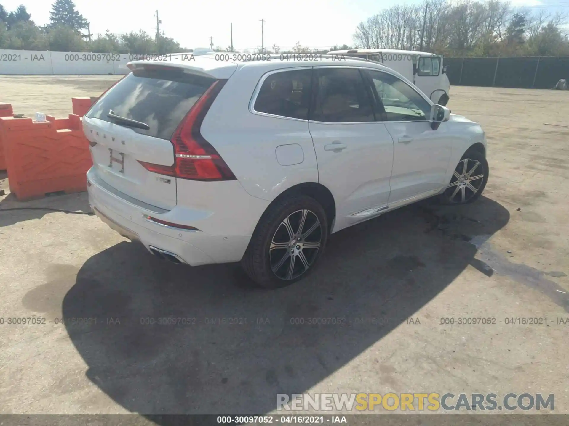 4 Photograph of a damaged car YV4102RL7L1420508 VOLVO XC60 2020