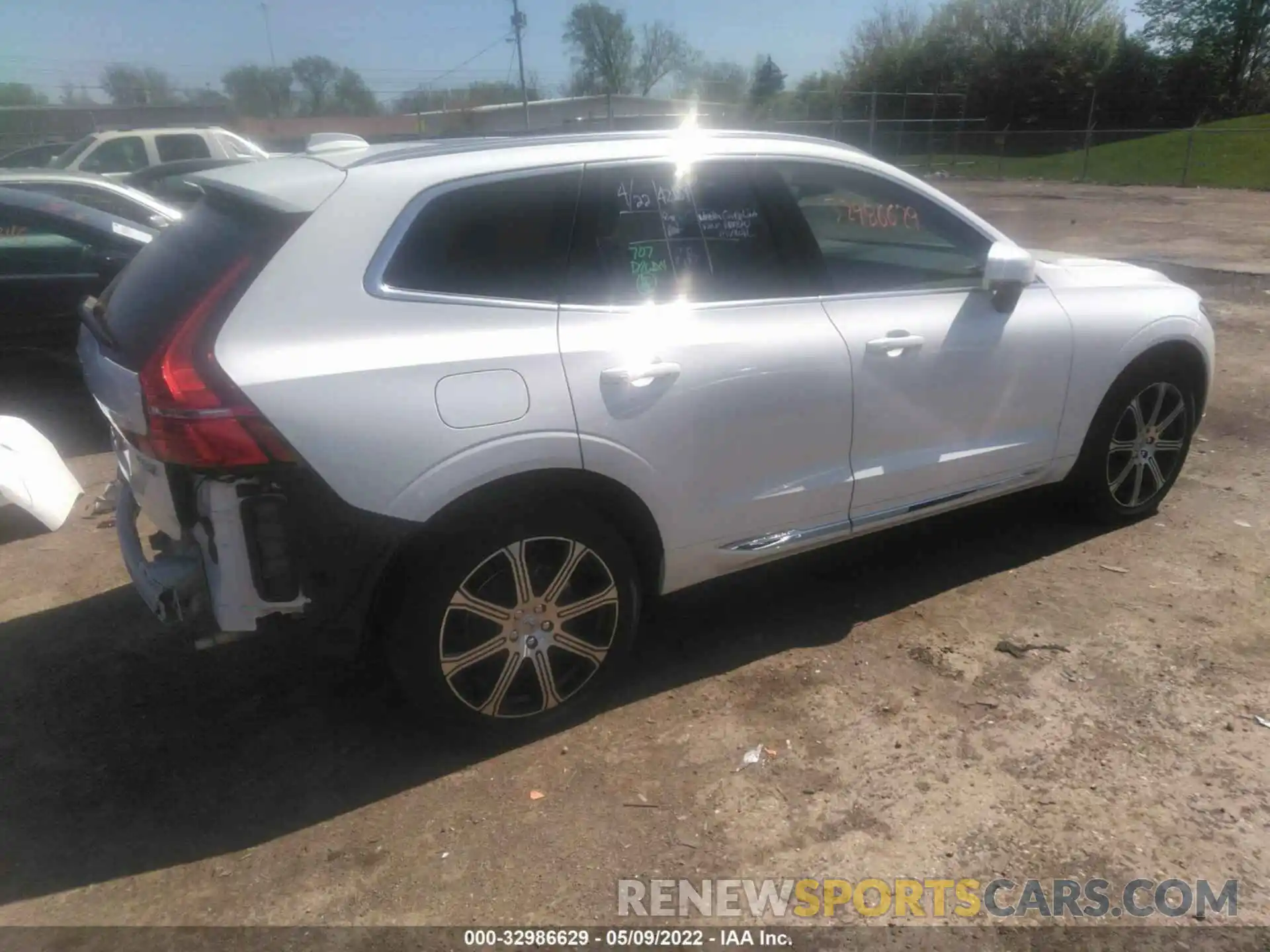 4 Photograph of a damaged car YV4102RL7L1464282 VOLVO XC60 2020