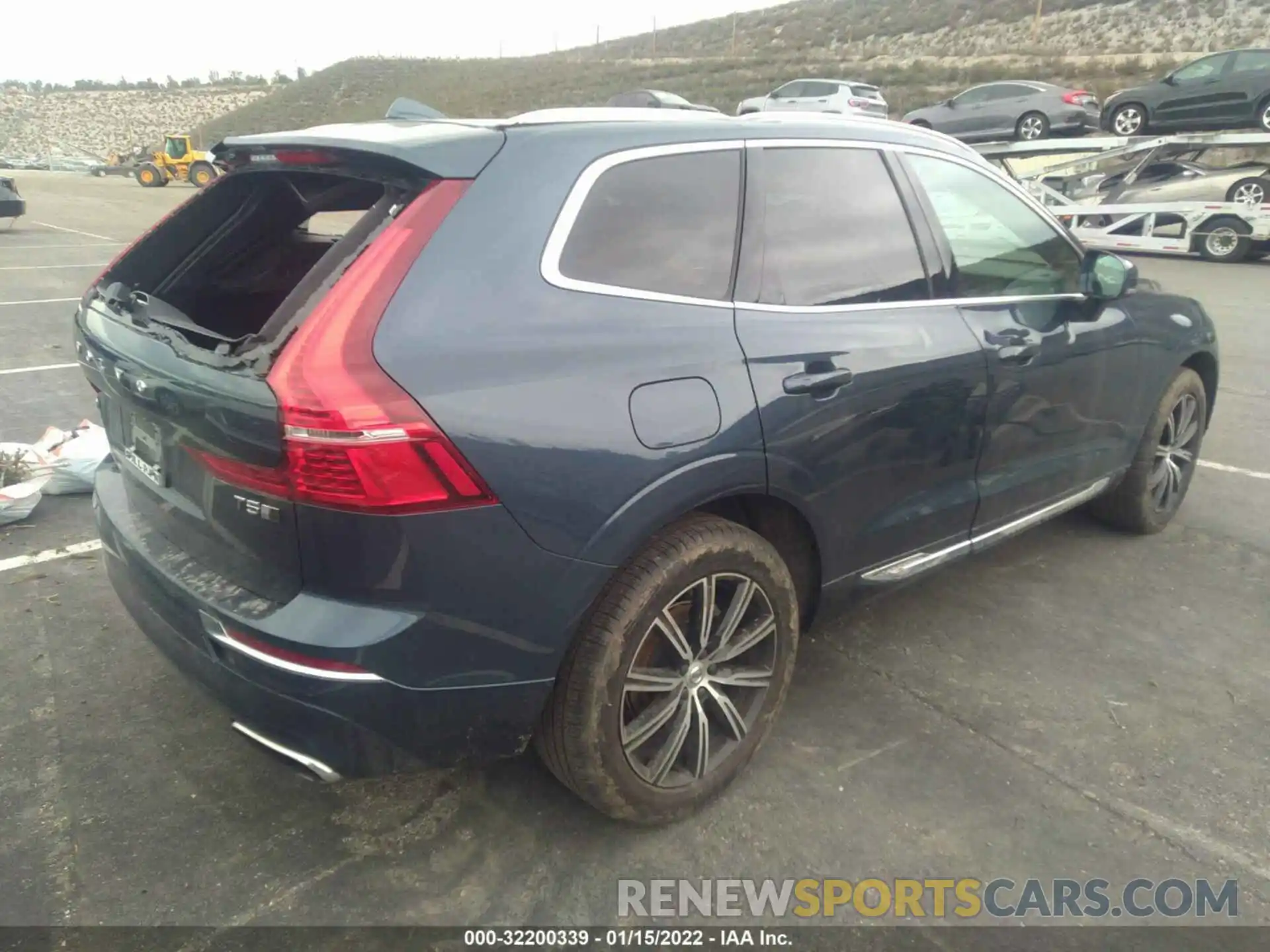 4 Photograph of a damaged car YV4102RL8L1441089 VOLVO XC60 2020