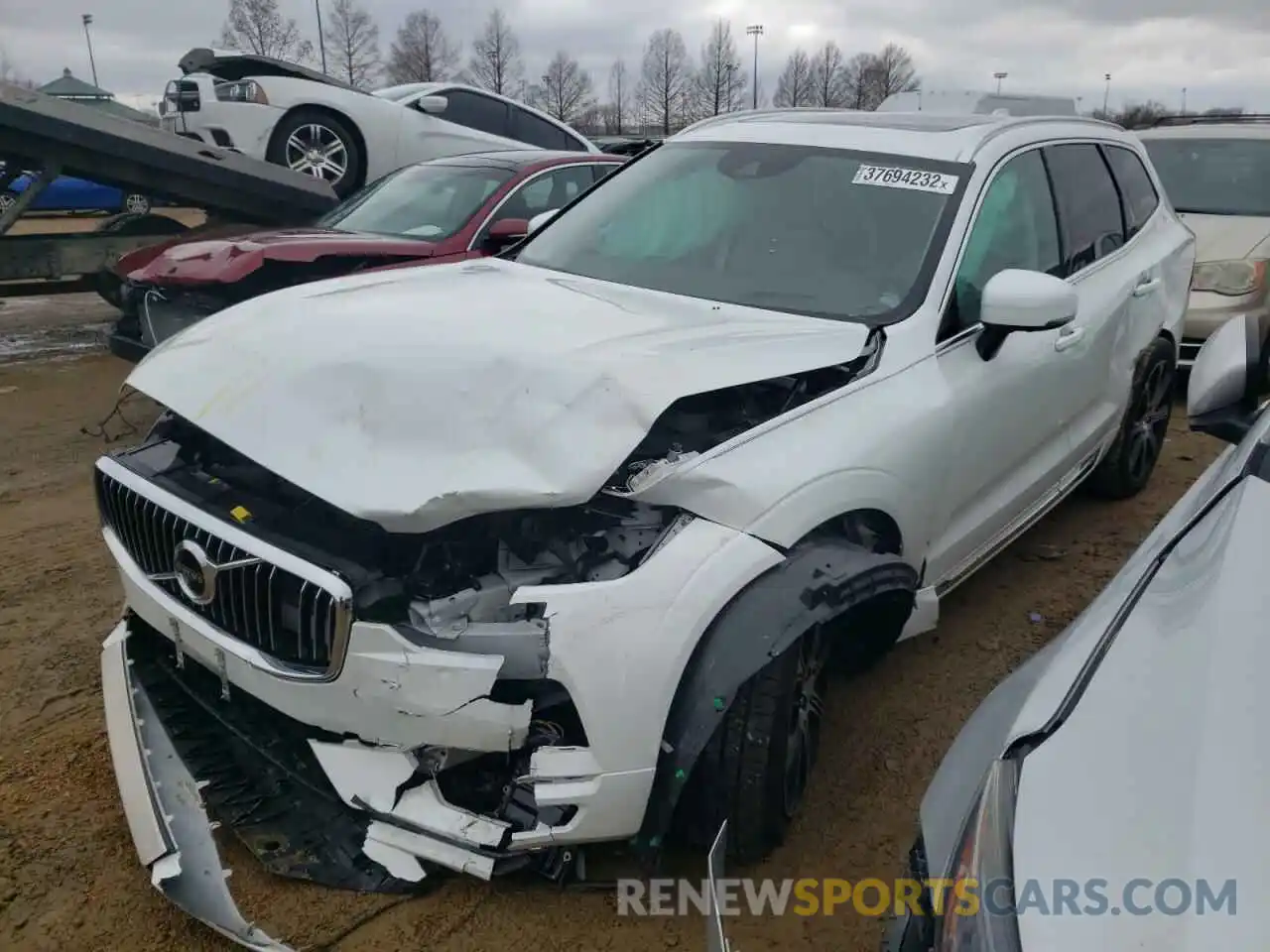 2 Photograph of a damaged car YV4102RL8L1571731 VOLVO XC60 2020