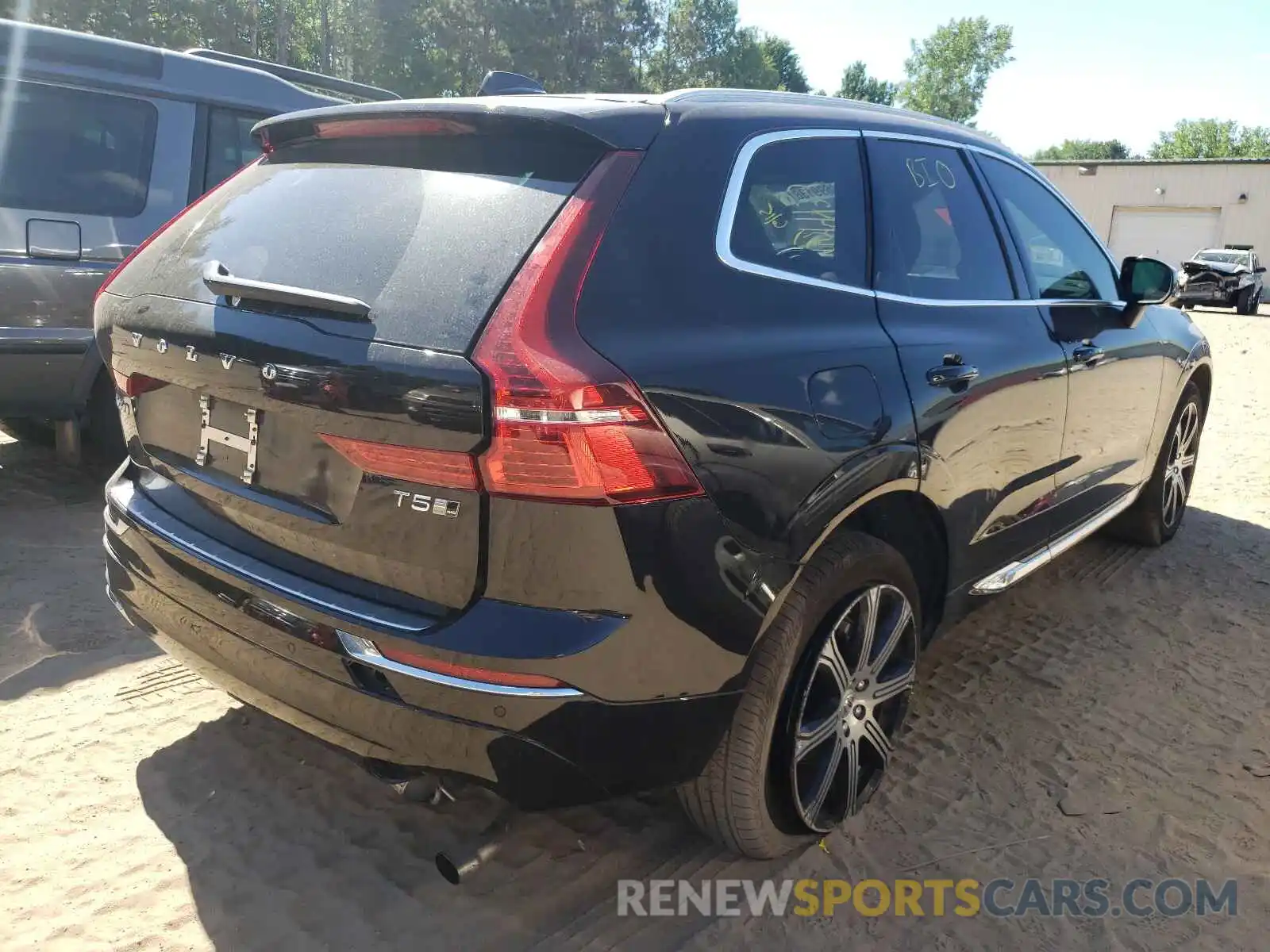 4 Photograph of a damaged car YV4102RL9L1526037 VOLVO XC60 2020